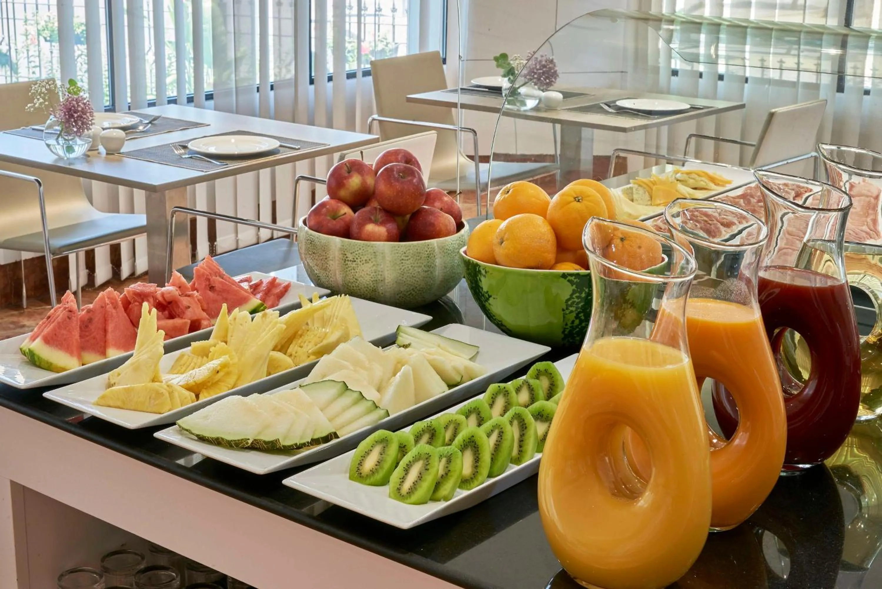 Restaurant/places to eat in NH Avenida Jerez