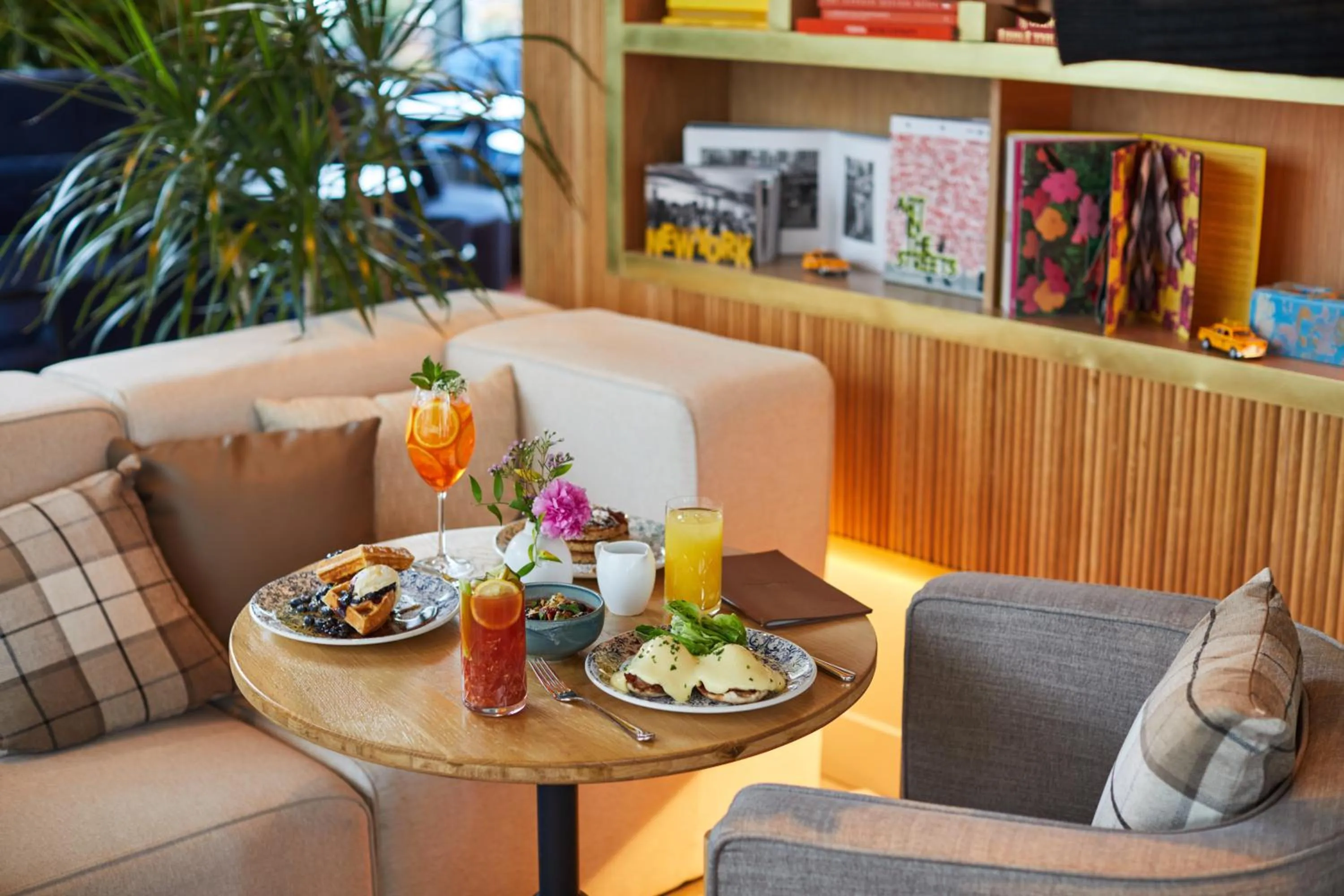 Restaurant/places to eat in Virgin Hotels New York City