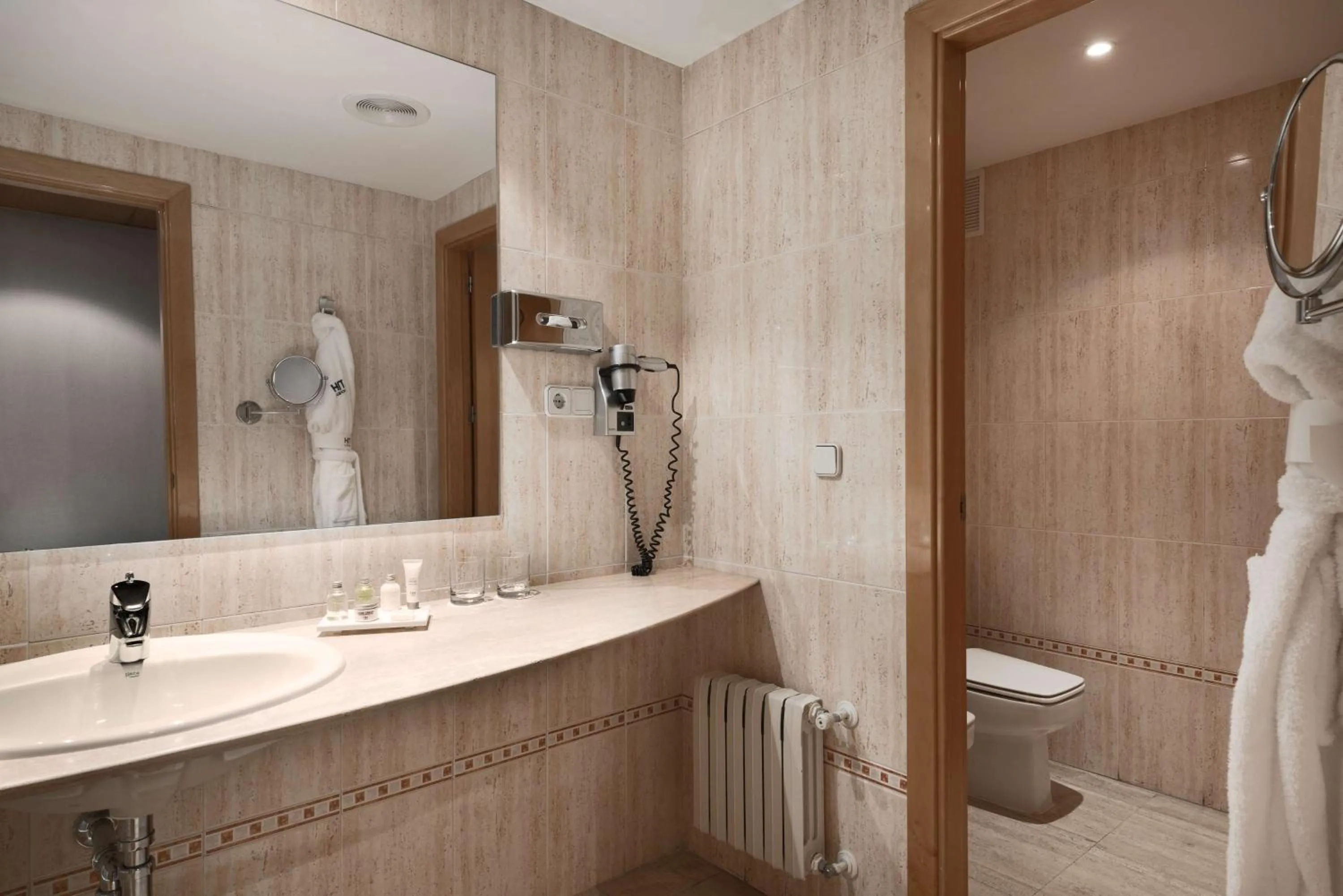 Bathroom in NH Ciudad Real