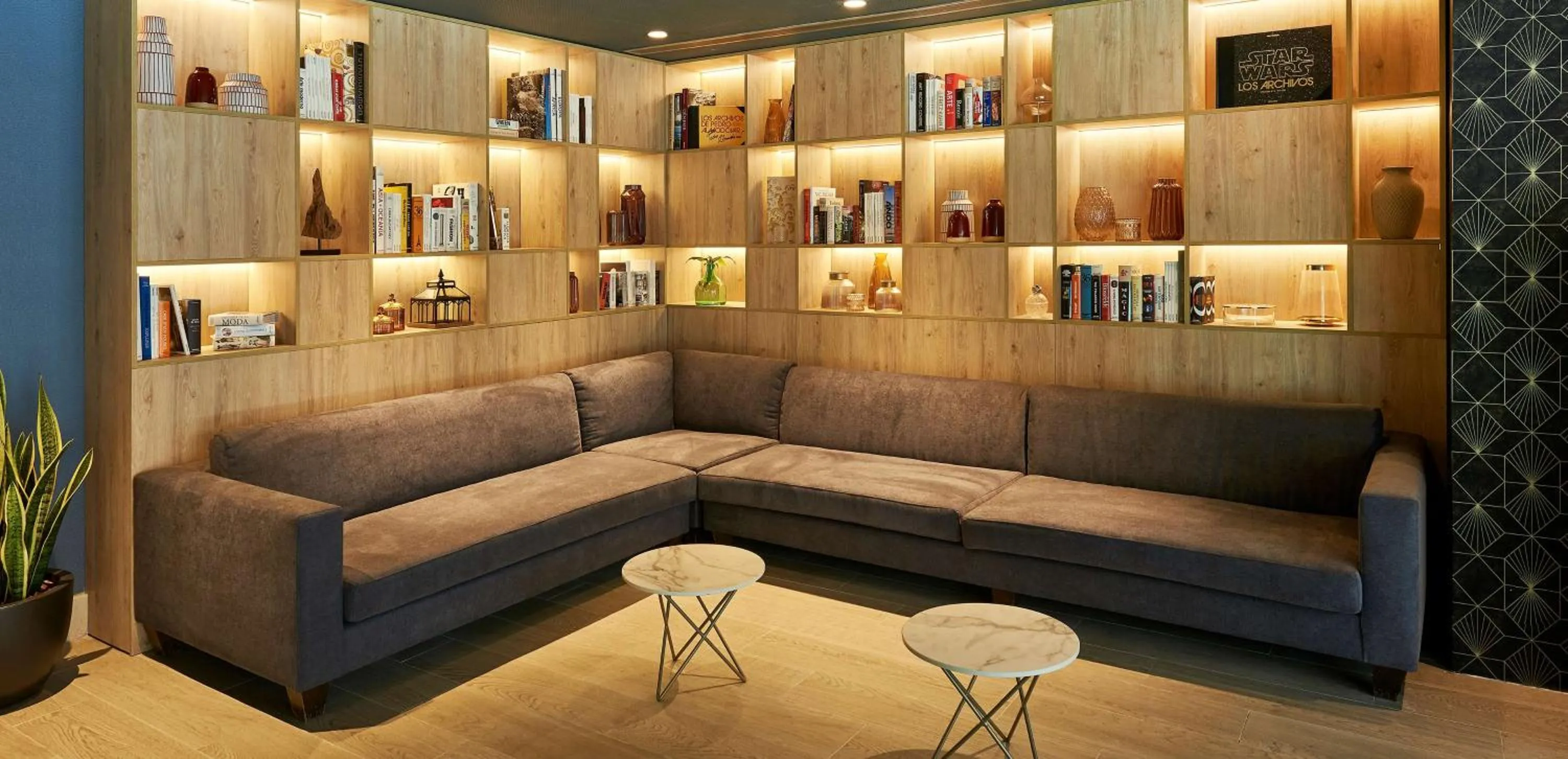 Lobby or reception in NH Sants Barcelona