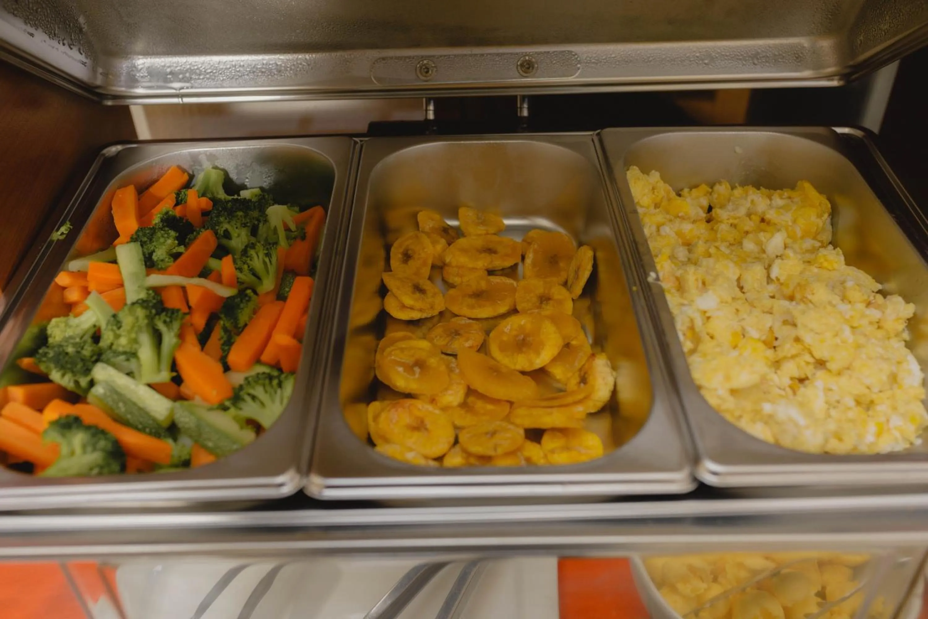 Buffet breakfast in Quechua ApartHotel