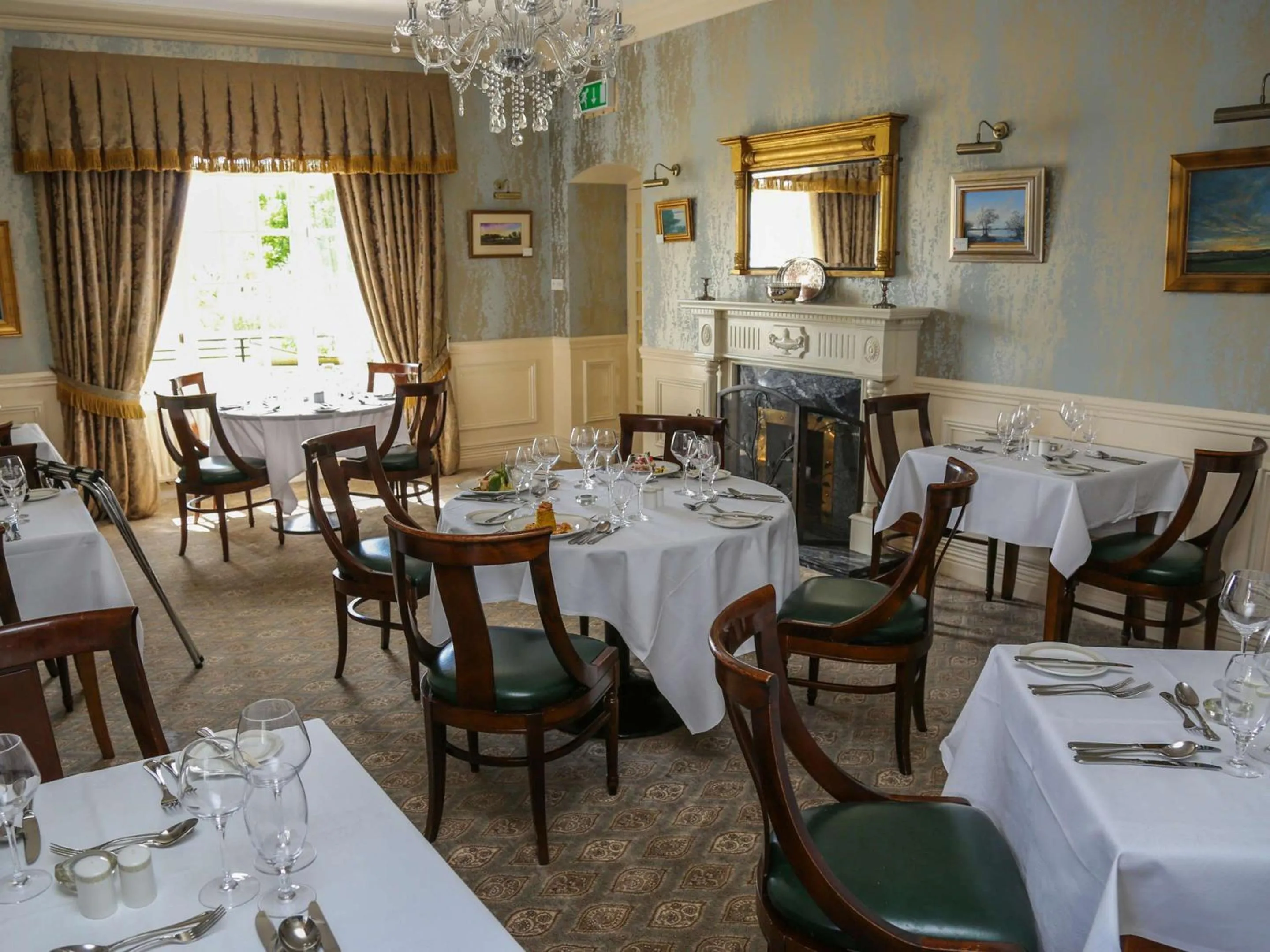 Restaurant/places to eat in Crover House Hotel & Golf Club