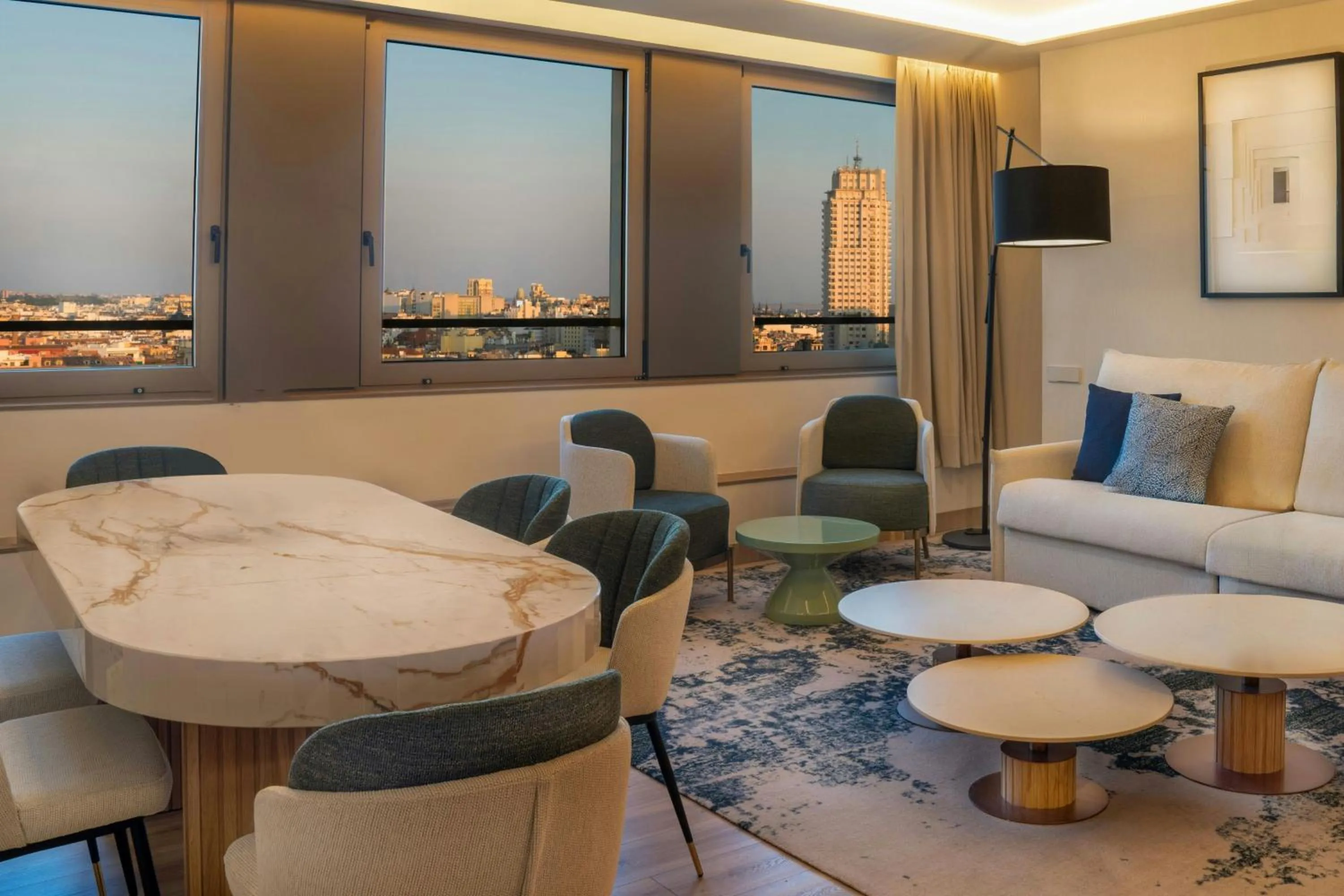 Living room in Madrid Marriott Hotel Princesa Plaza