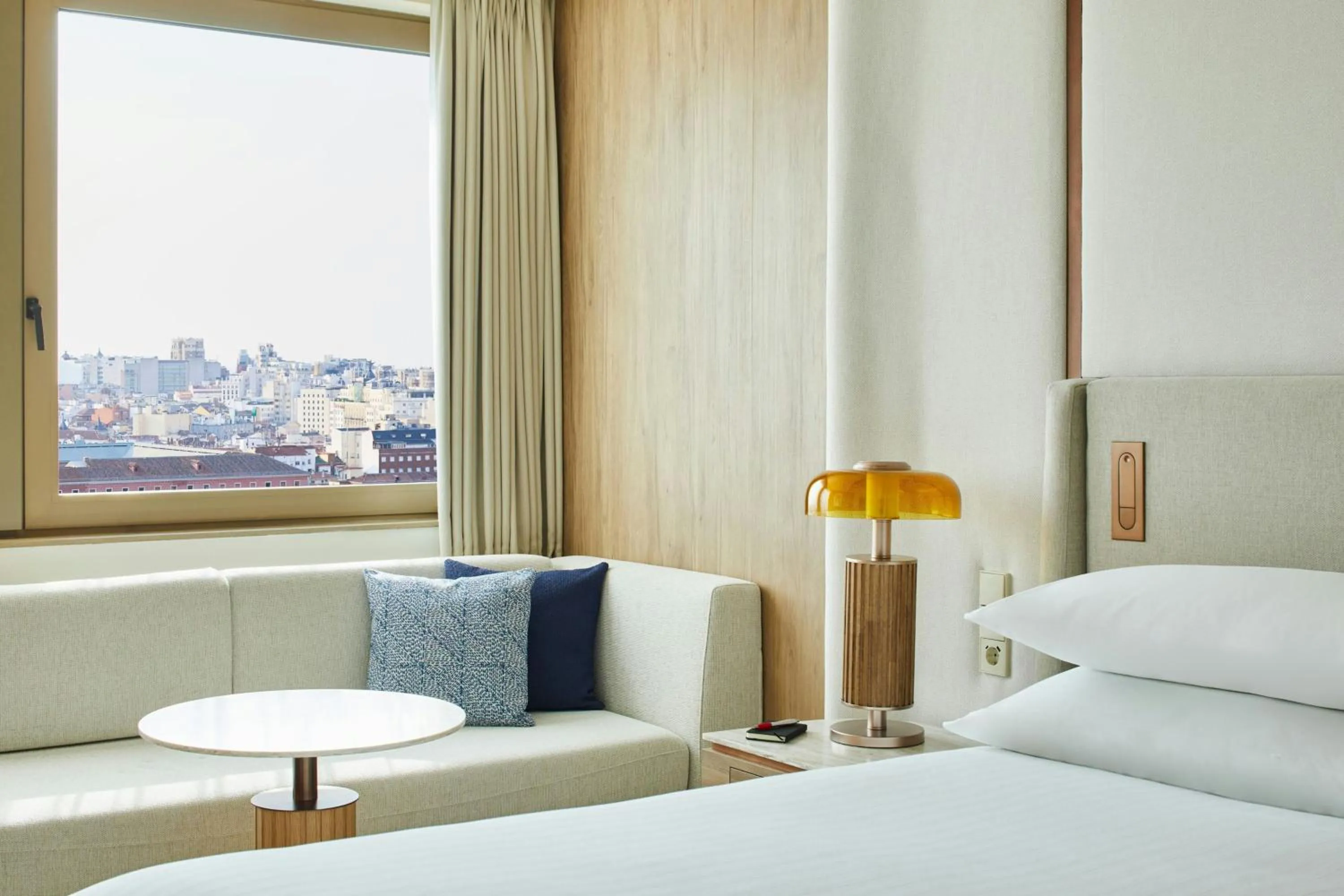 Photo of the whole room, Bed in Madrid Marriott Hotel Princesa Plaza