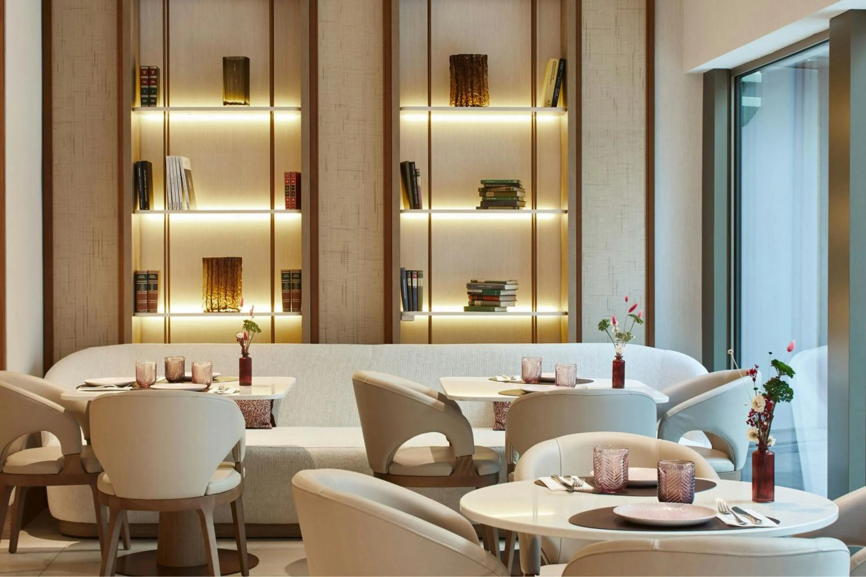 Restaurant/places to eat in Madrid Marriott Hotel Princesa Plaza