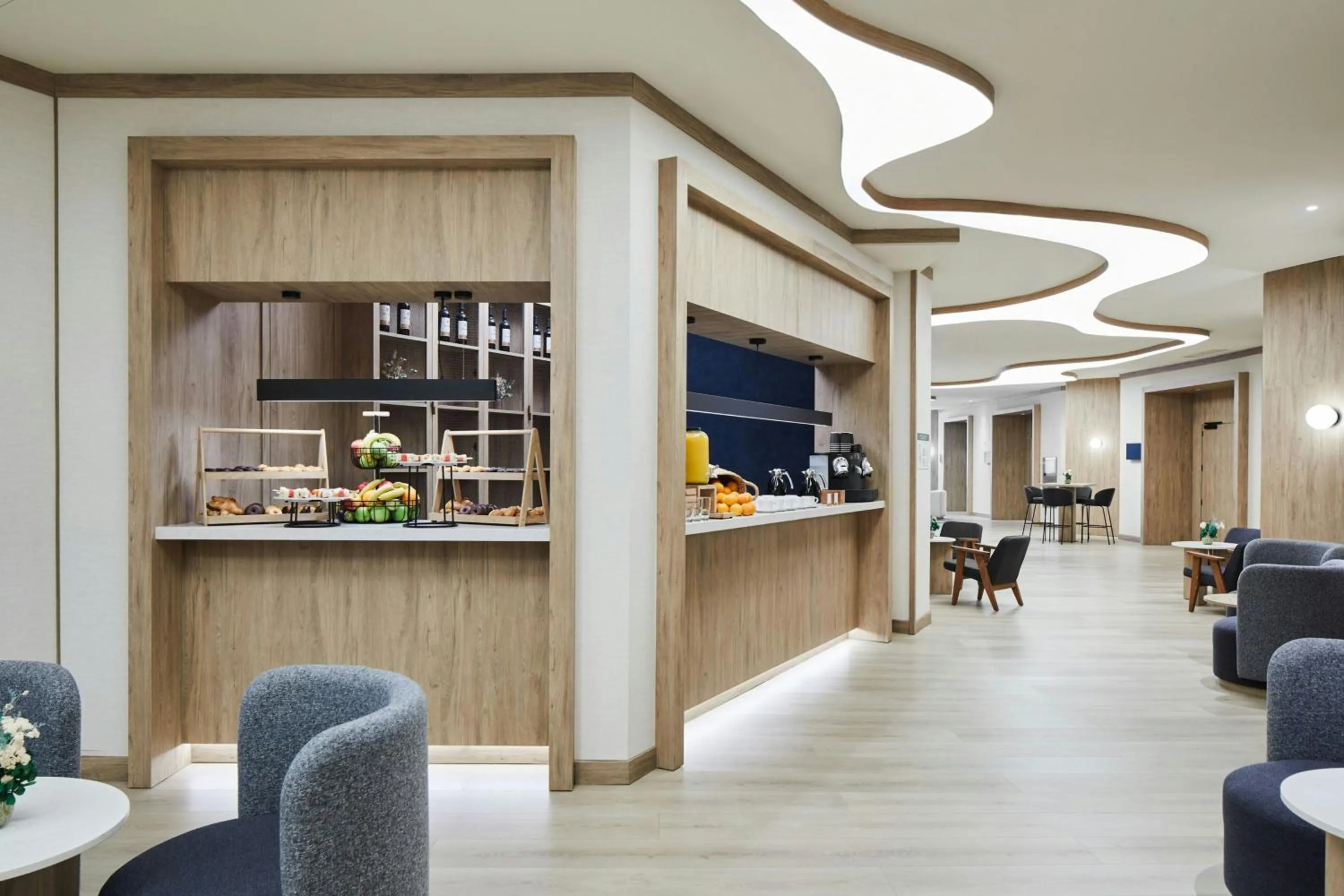 Lobby or reception in Madrid Marriott Hotel Princesa Plaza