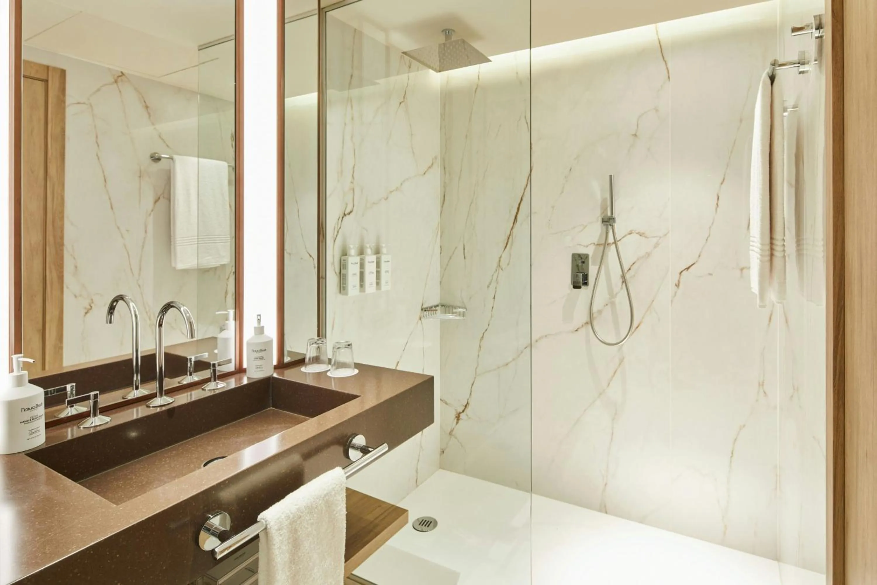 Bathroom in Madrid Marriott Hotel Princesa Plaza