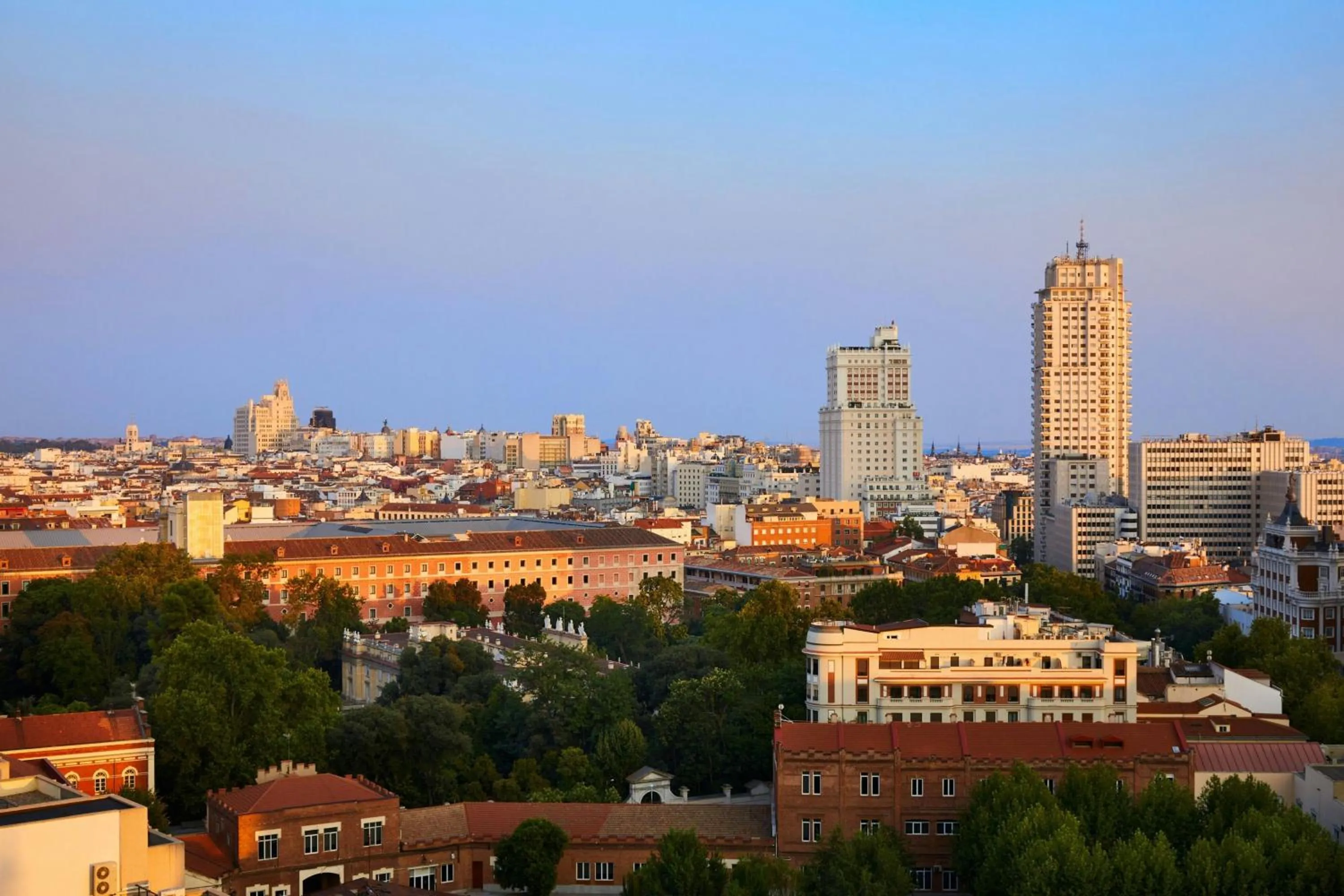 Photo of the whole room in Madrid Marriott Hotel Princesa Plaza