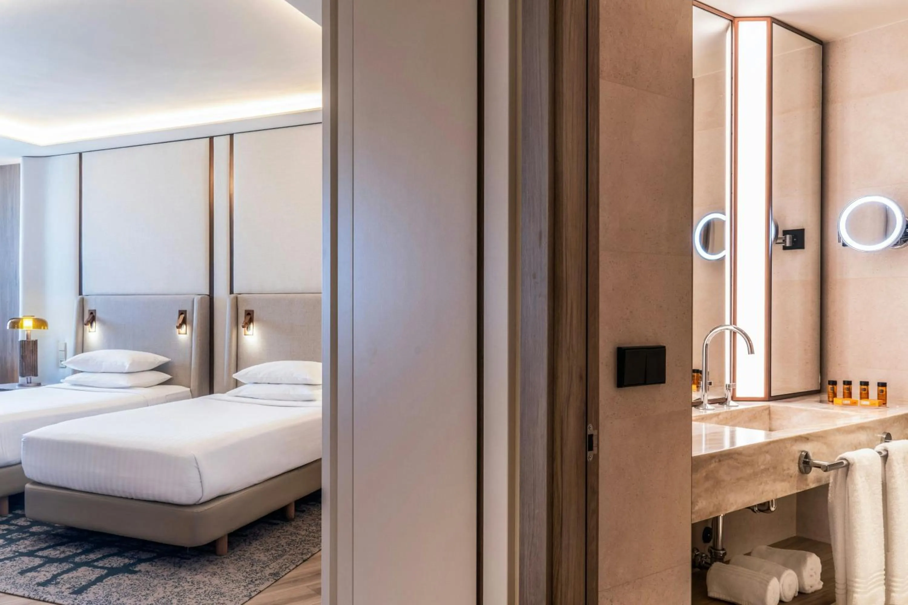 Photo of the whole room, Bed in Madrid Marriott Hotel Princesa Plaza