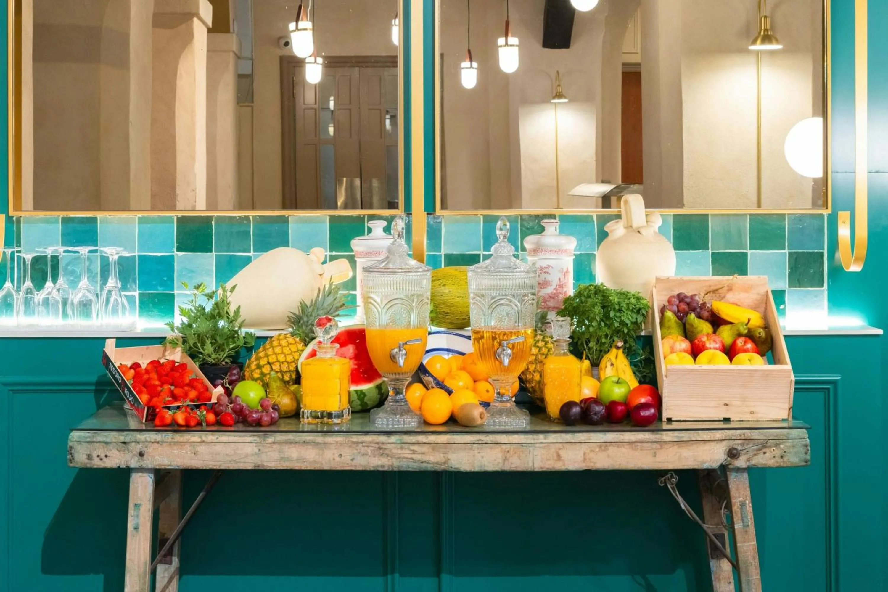 Restaurant/places to eat in Los Seises Sevilla, a Tribute Portfolio Hotel