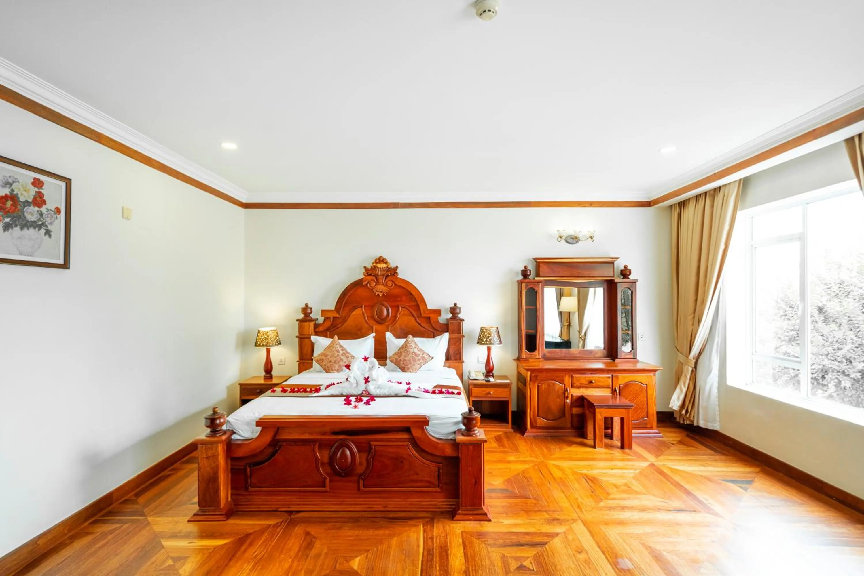 Bed in Pursat Riverside Hotel & Spa