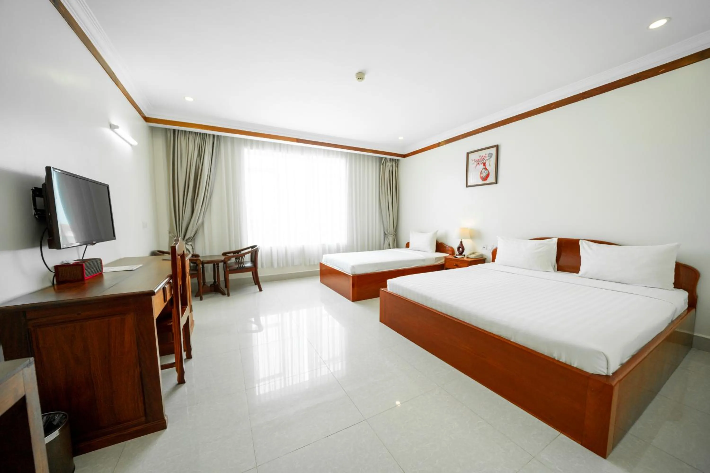 Bed in Pursat Riverside Hotel & Spa