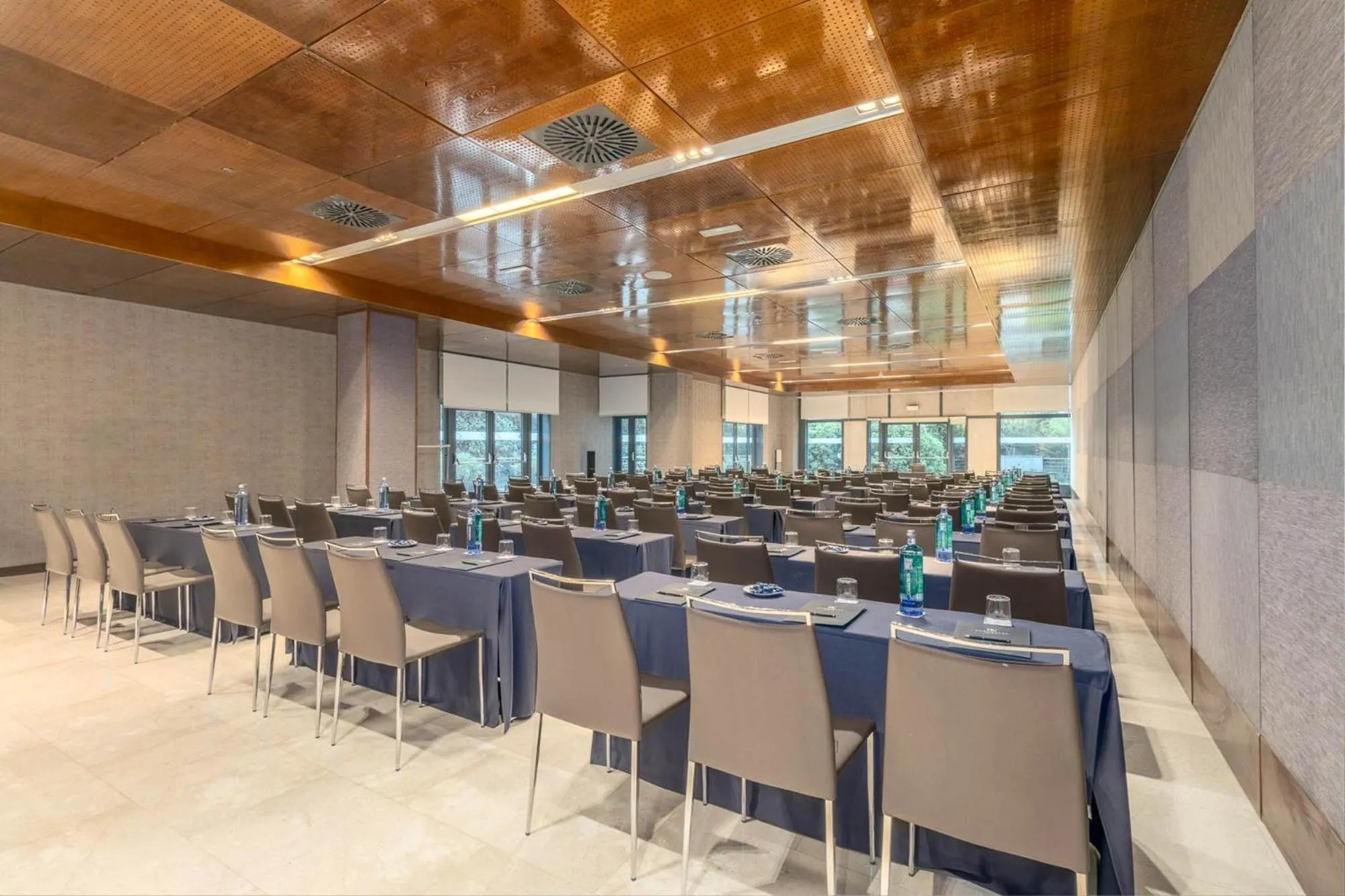 Meeting/conference room in Eurostars Suites Mirasierra