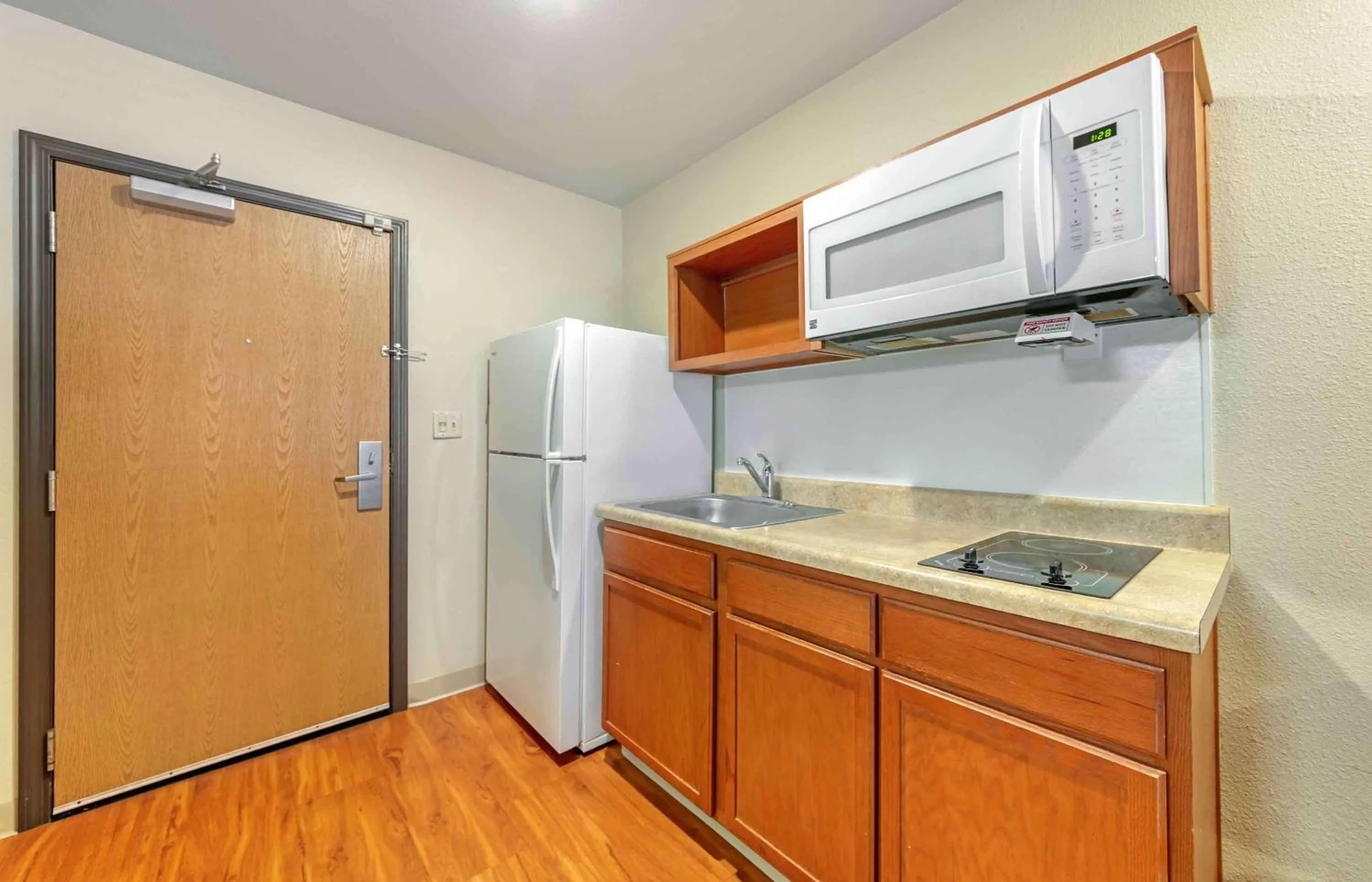Bedroom in Extended Stay America Select Suites - Fort Lauderdale - Airport - West