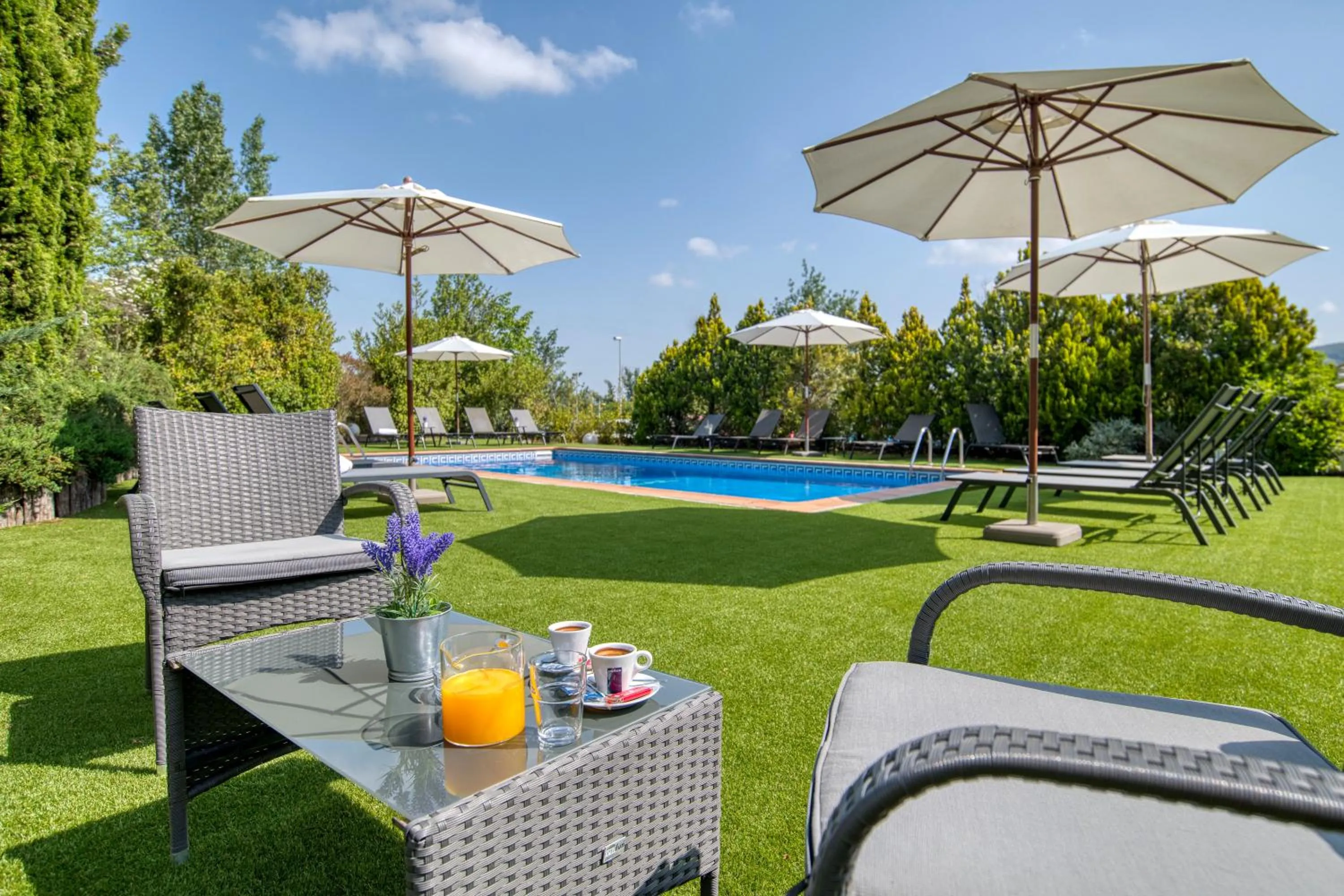 Swimming pool in Hotel Costabella