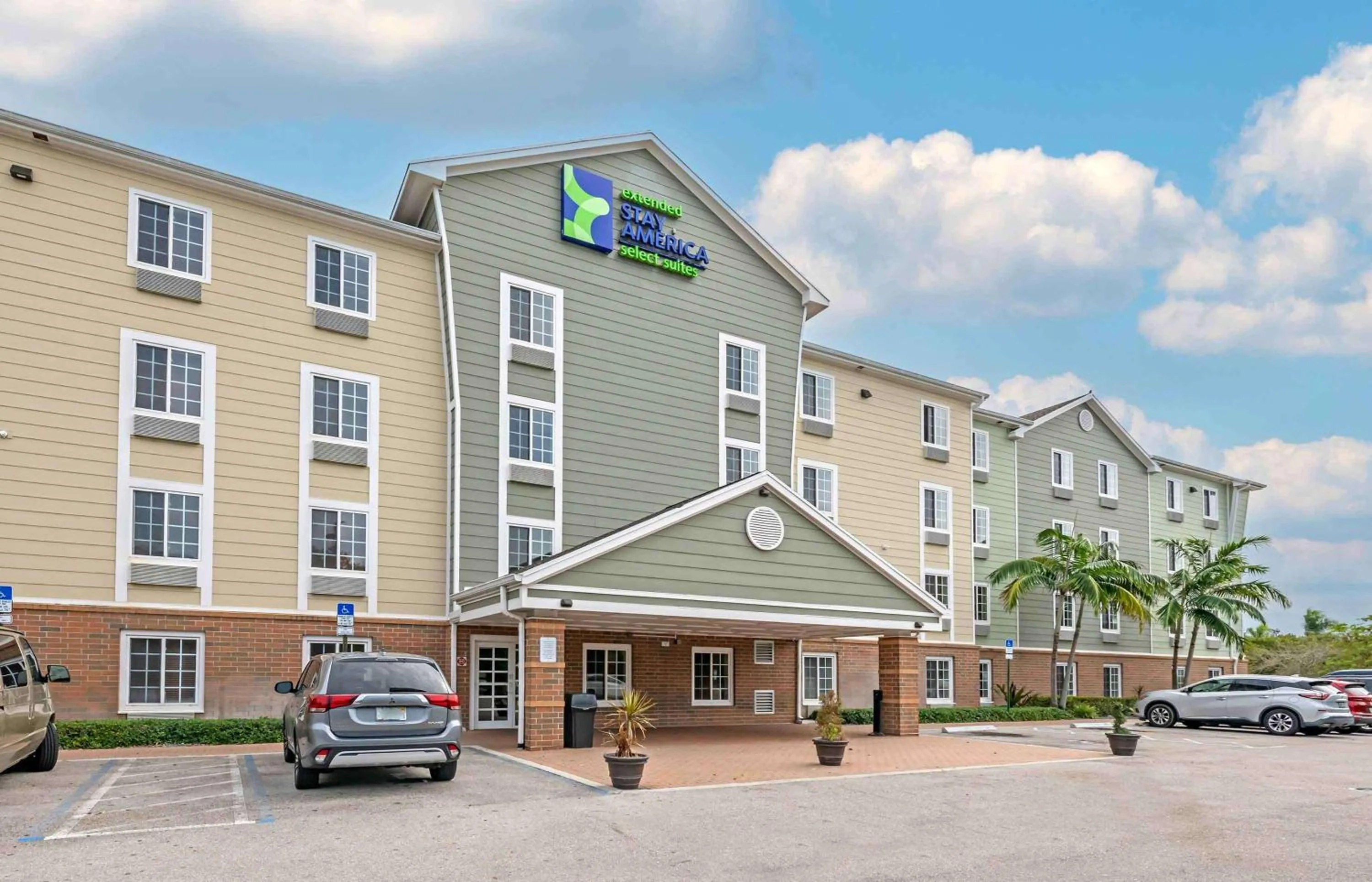 Property building in Extended Stay America Select Suites - Lake Worth