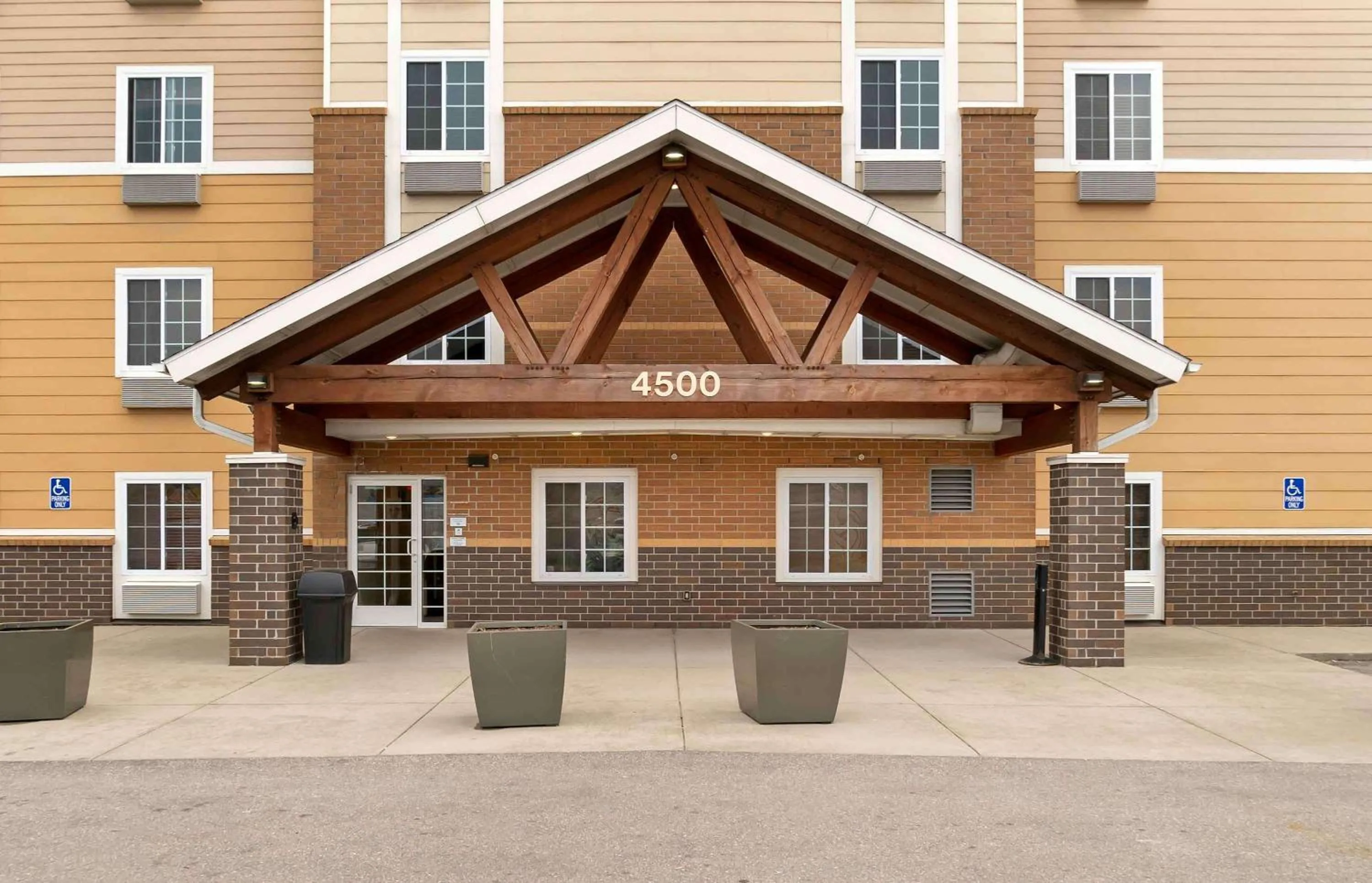 Property building in Extended Stay America Select Suites - Grand Rapids - Wyoming