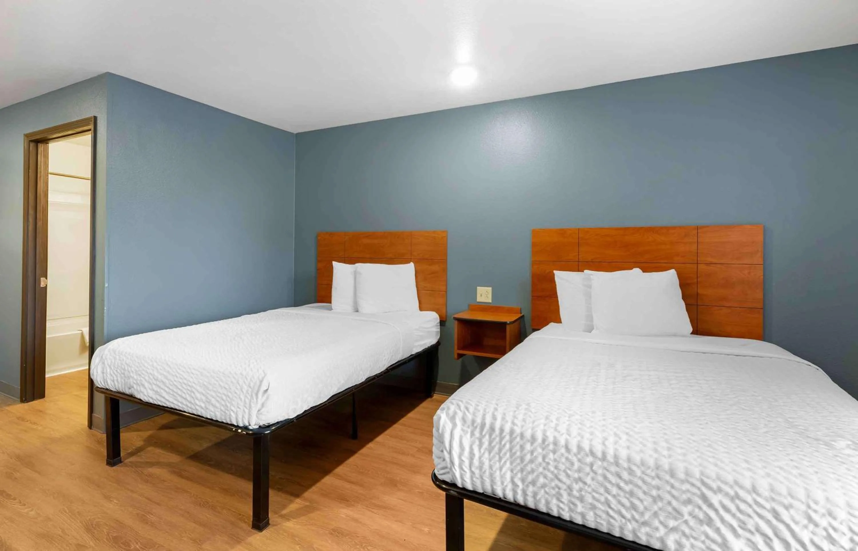Bedroom, Bed in Extended Stay America Select Suites - Cleveland - Airport