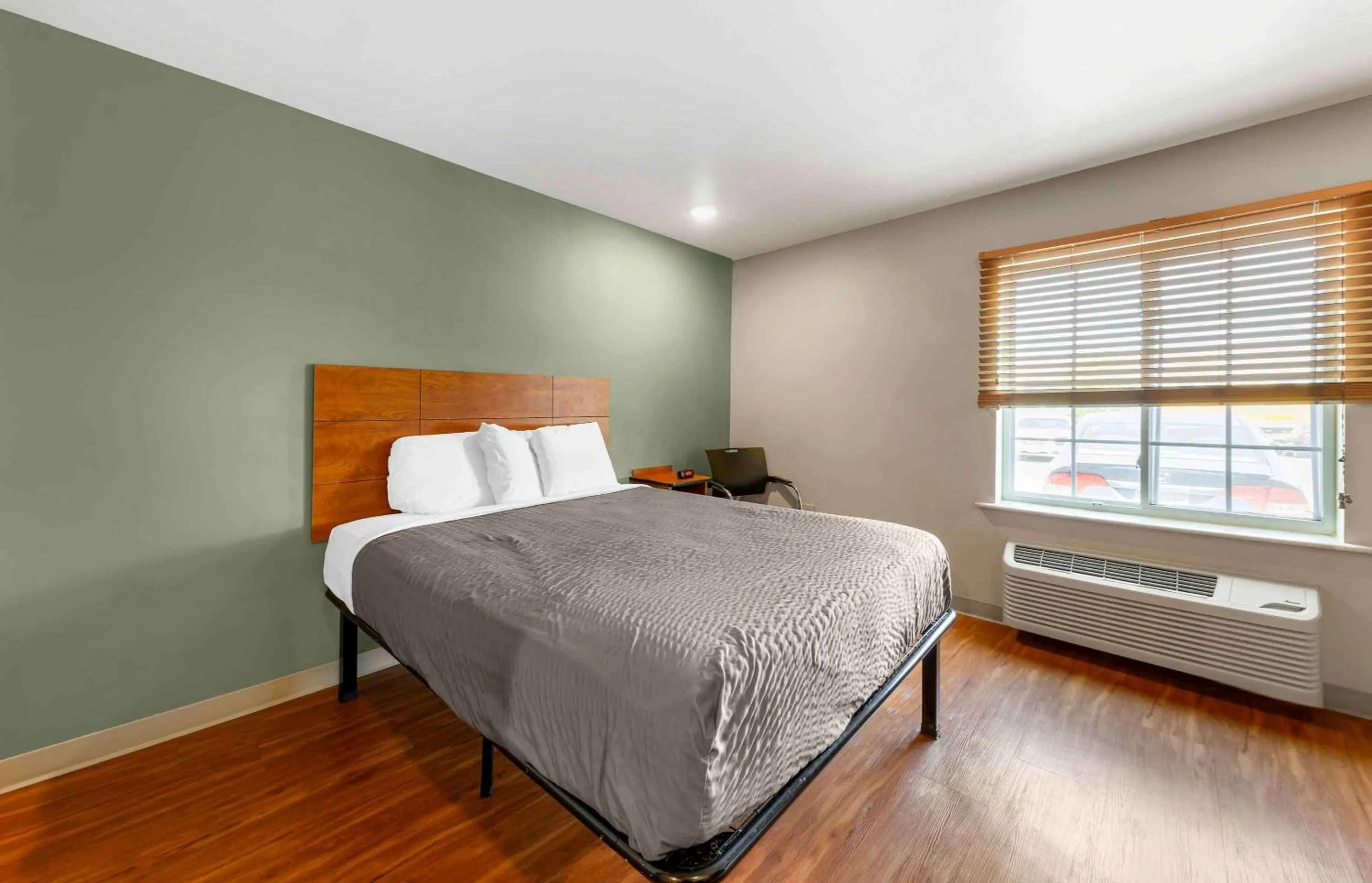 Bedroom, Bed in Extended Stay America Select Suites - Oklahoma City - West