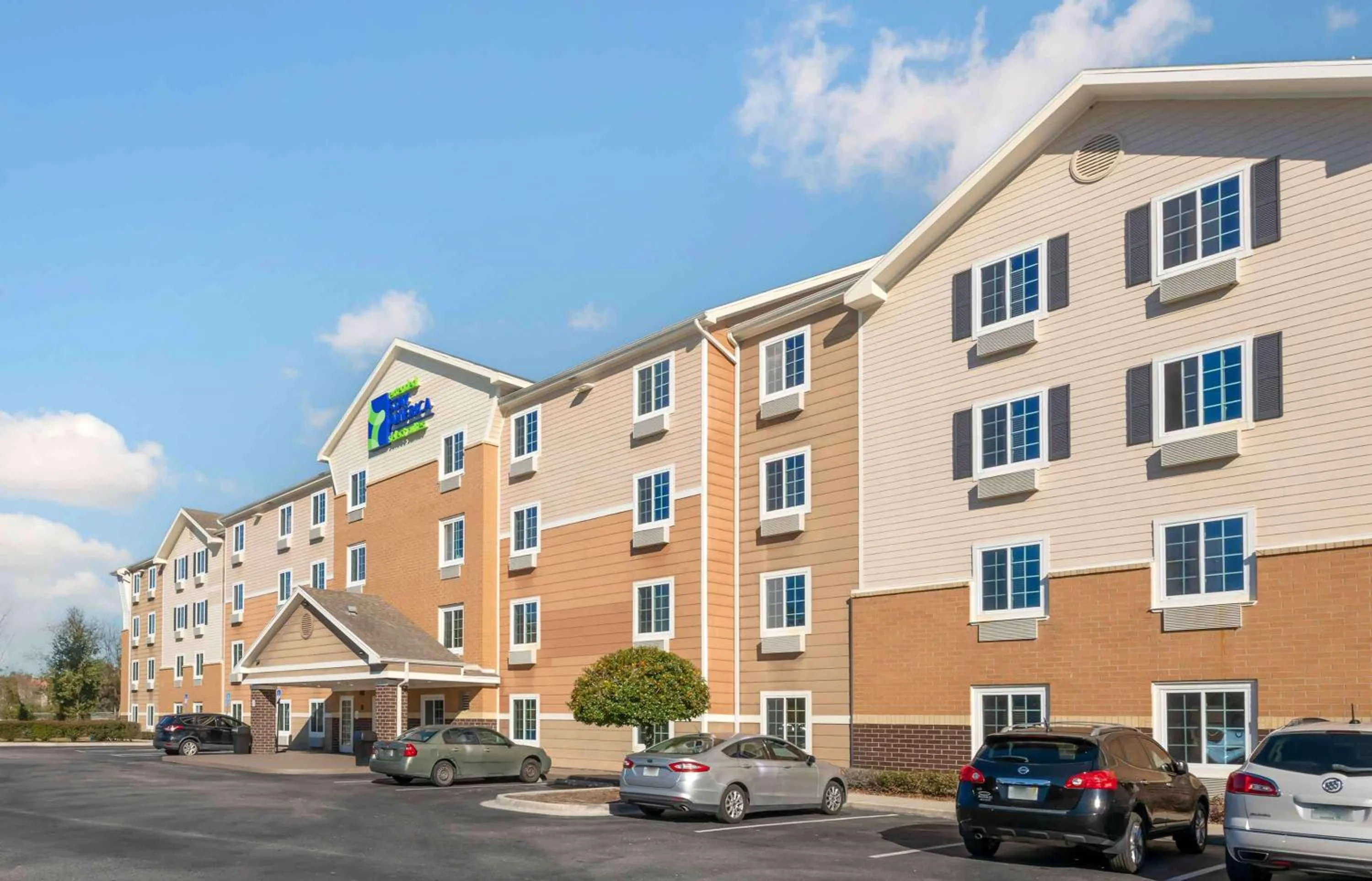 Property building in Extended Stay America Select Suites - Jacksonville - North