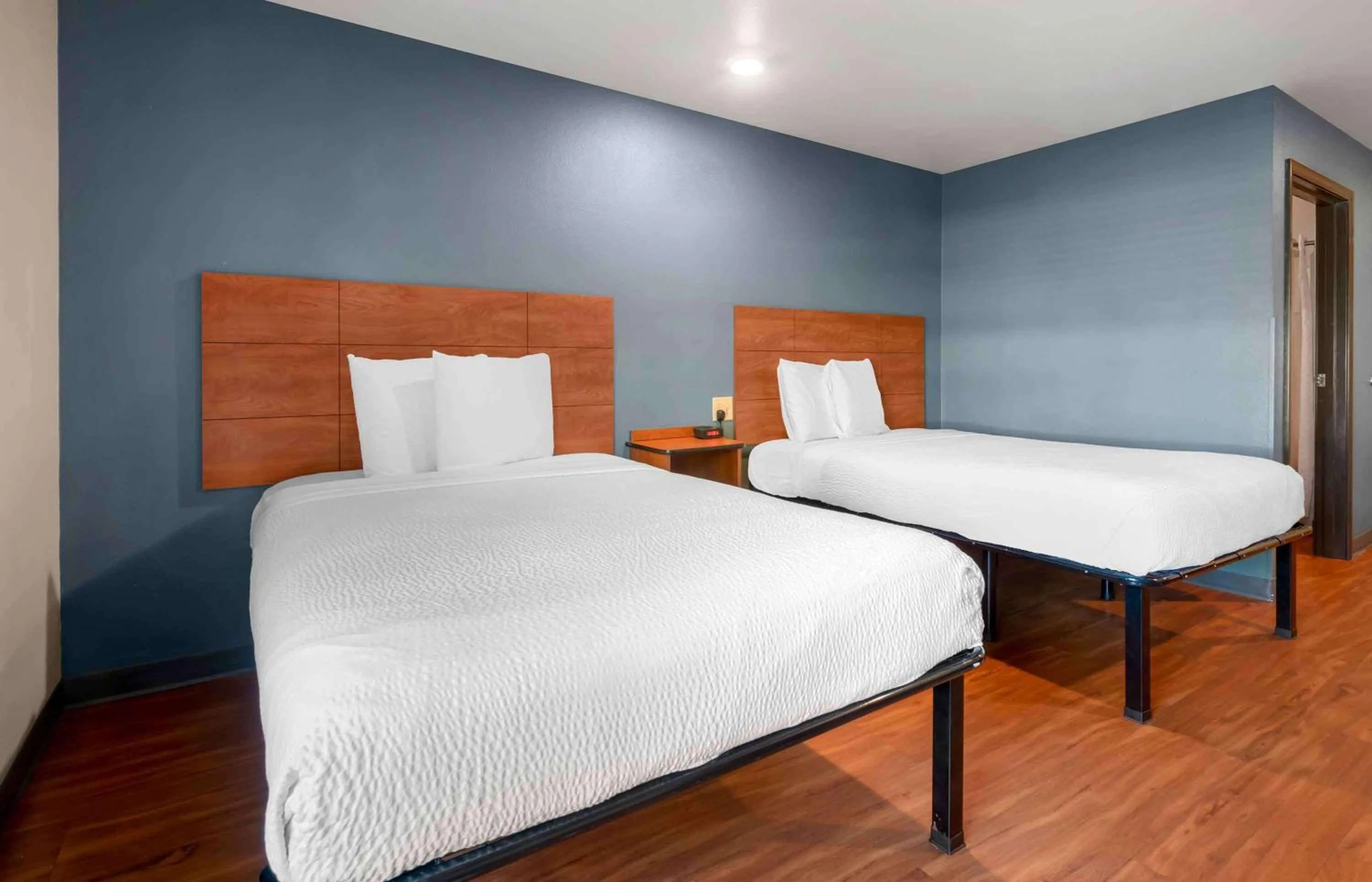 Bedroom, Bed in Extended Stay America Select Suites - Jacksonville - North