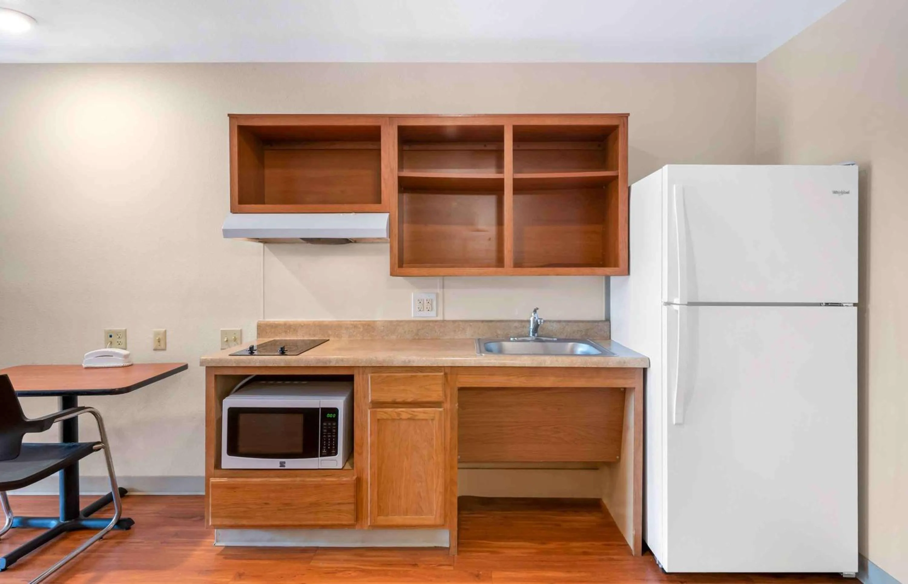 Bedroom in Extended Stay America Select Suites - Jacksonville - North