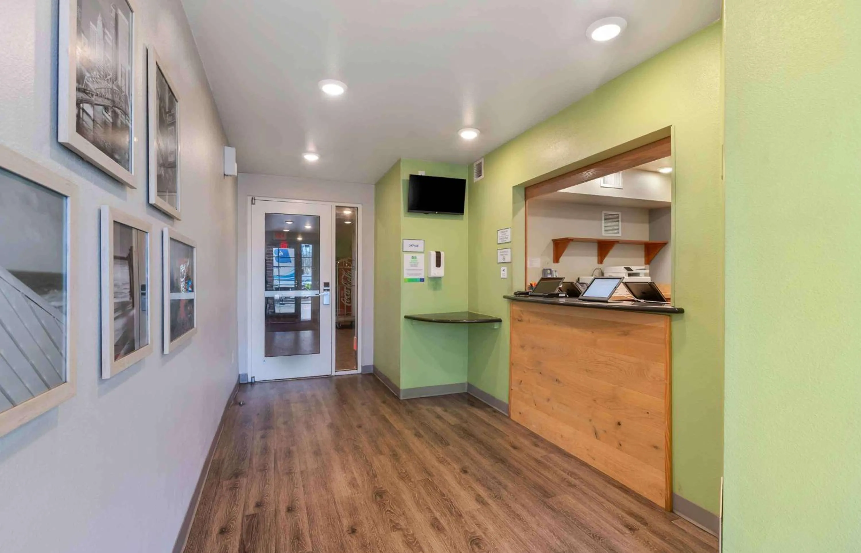 Lobby or reception in Extended Stay America Select Suites - Jacksonville - North