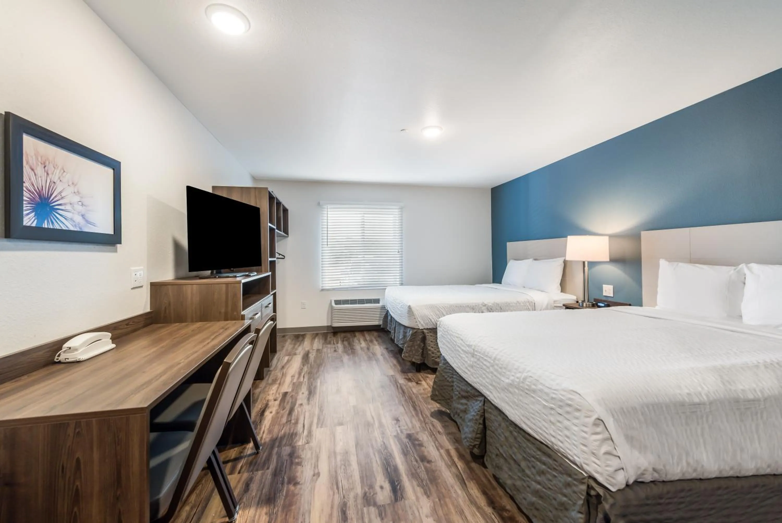 Bed in Extended Stay America Suites - Philadelphia - Plymouth Meeting - West