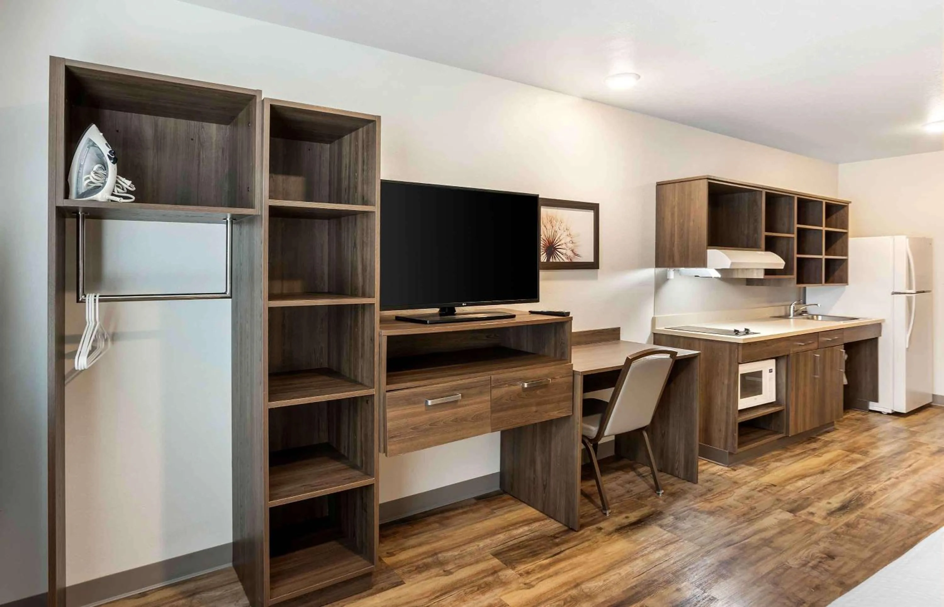 Bedroom in Extended Stay America Suites - Philadelphia - Plymouth Meeting - West