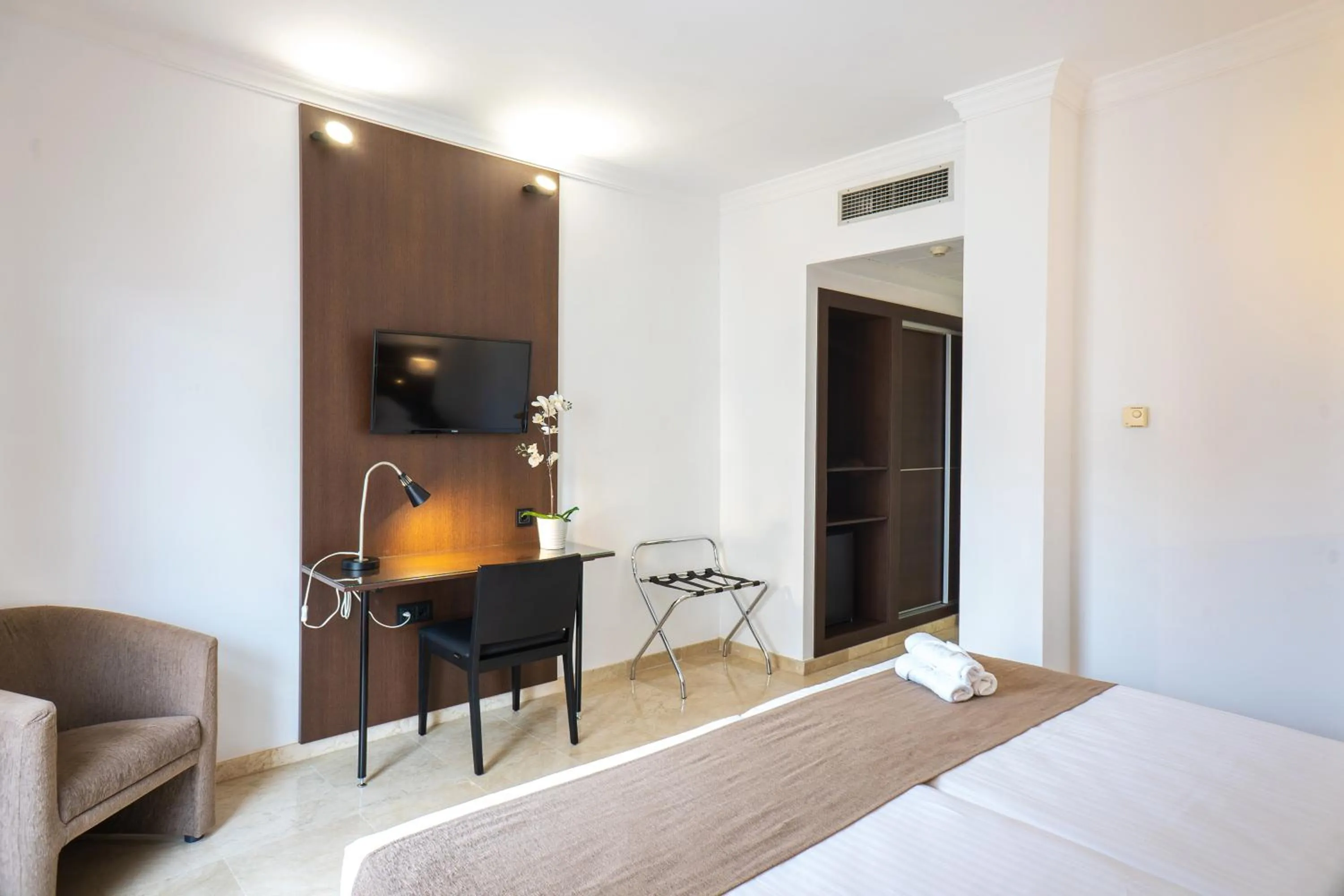 Living room, Bed in Mainake Costa del Sol