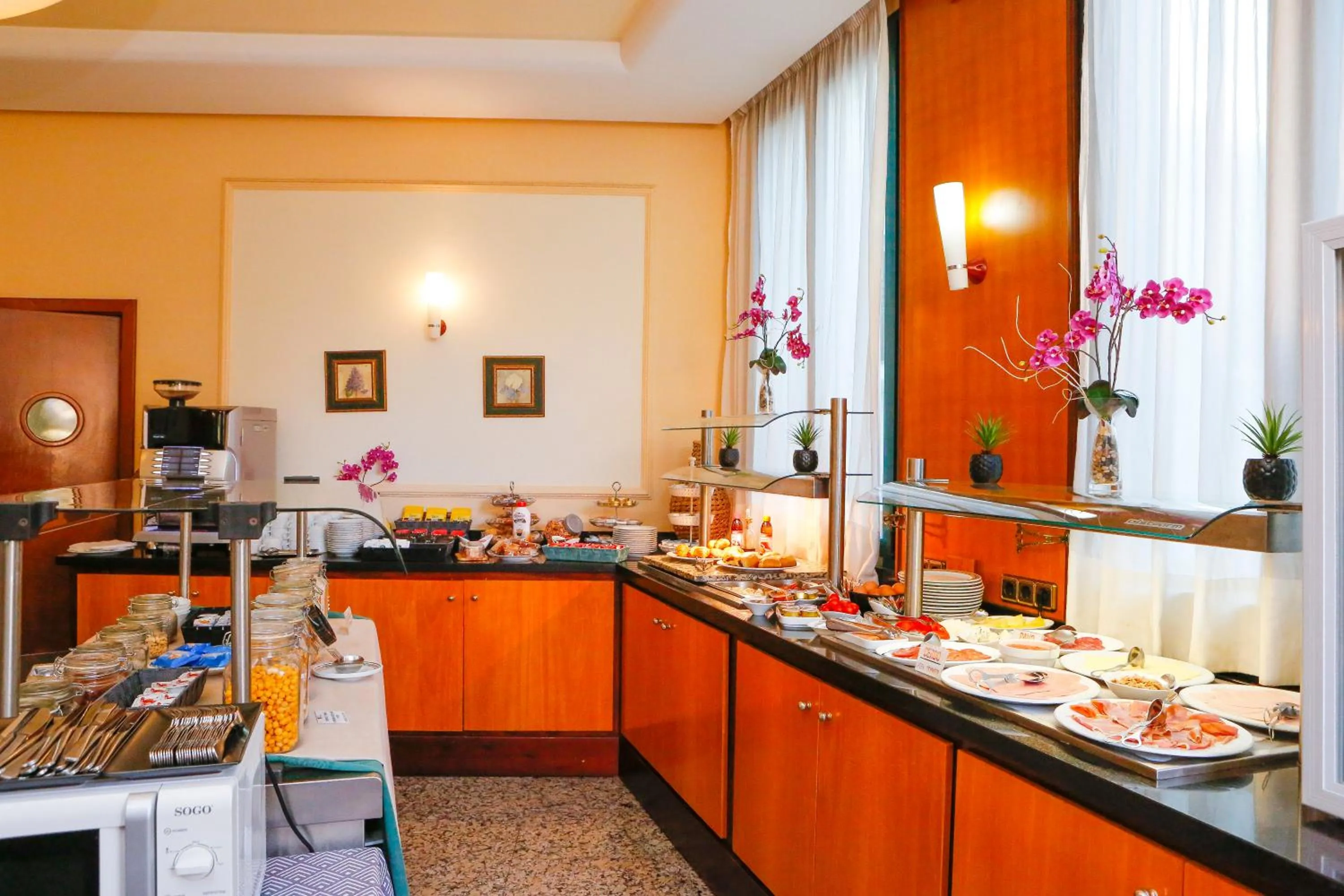 Food and drinks in Mainake Costa del Sol