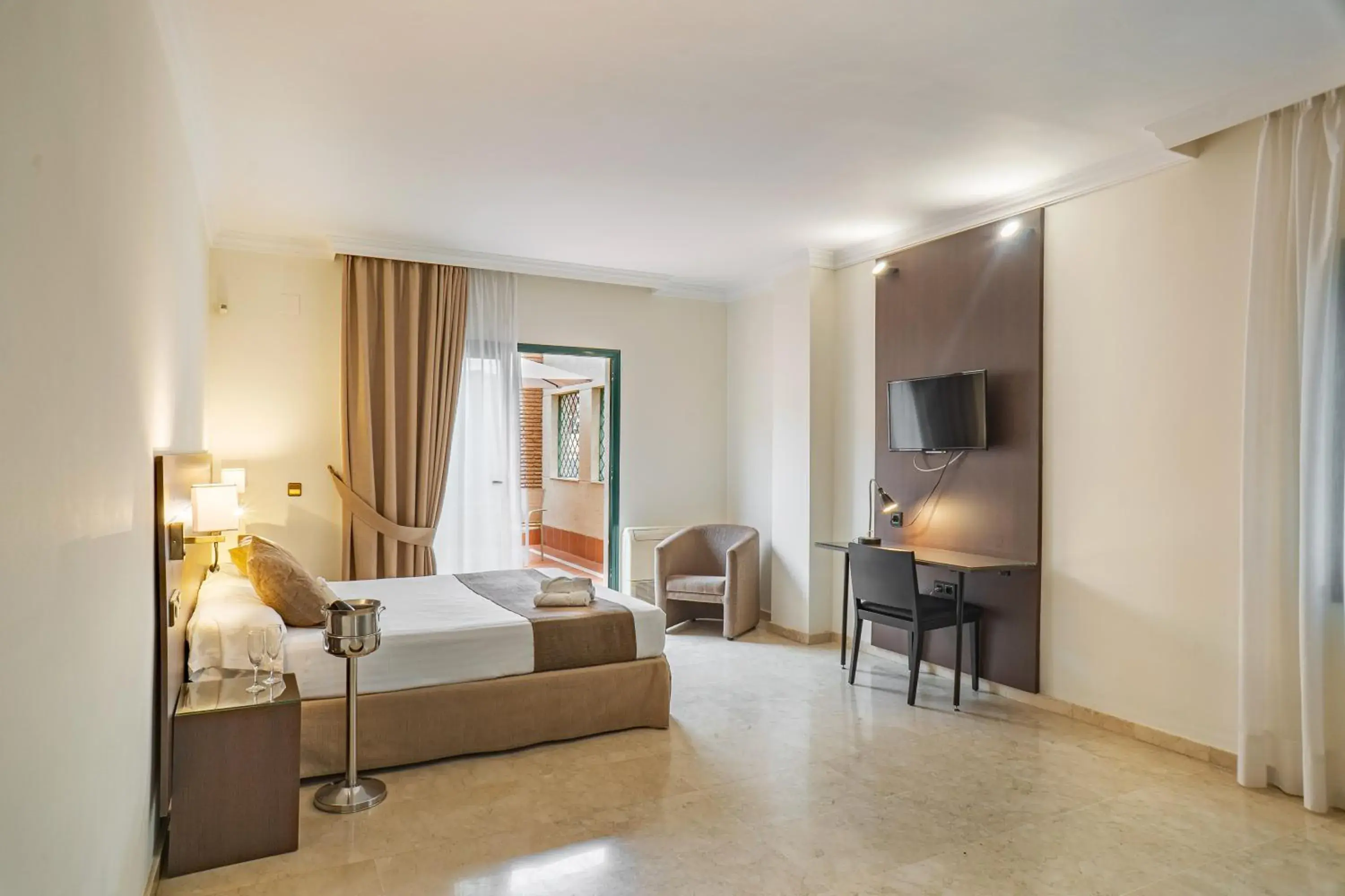 Junior Suite with Terrace in Mainake Costa del Sol Junior Suite with Terrace in Mainake Costa del Sol