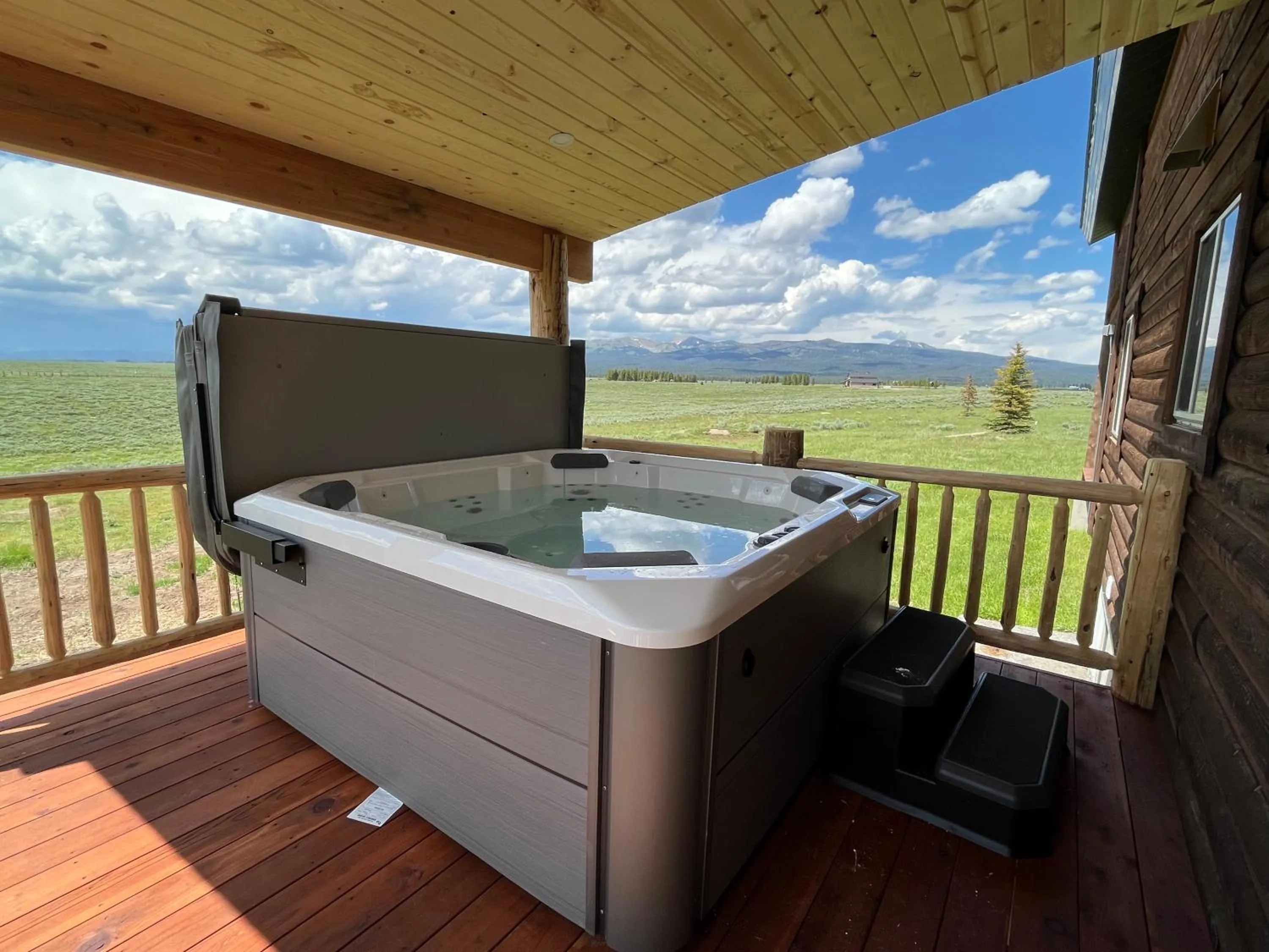 Liberty Lodge by KABINO Hot Tub Air Hockey 3 Living Rooms 7 bedrooms Boat Launch Reservoir ATV Snowmobile Trails WiFi