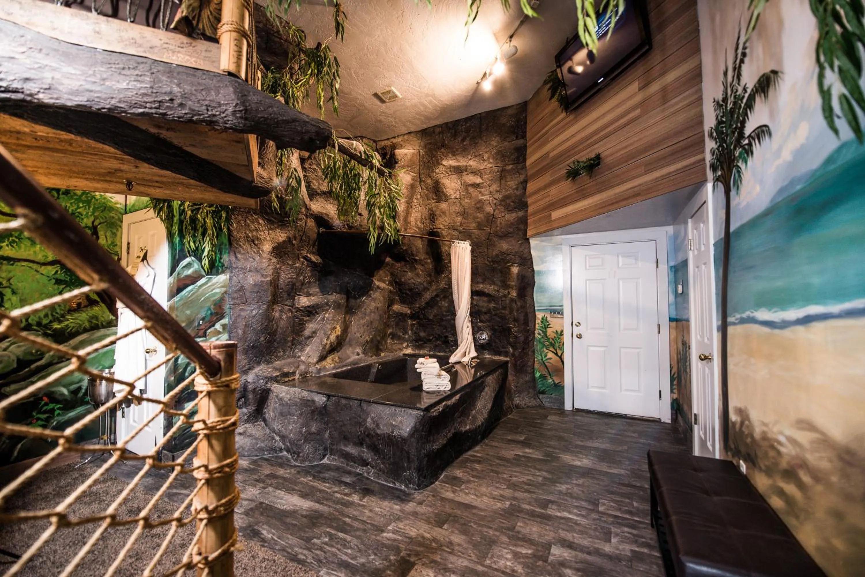 Bath in The Anniversary Inn - Fifth South