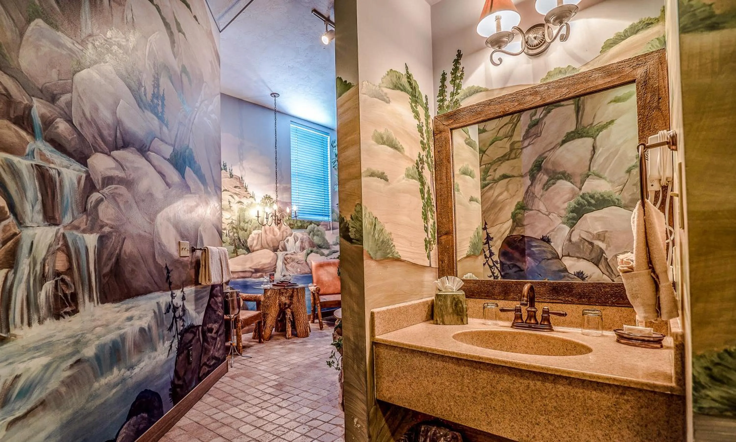 Seating area in The Anniversary Inn - Fifth South