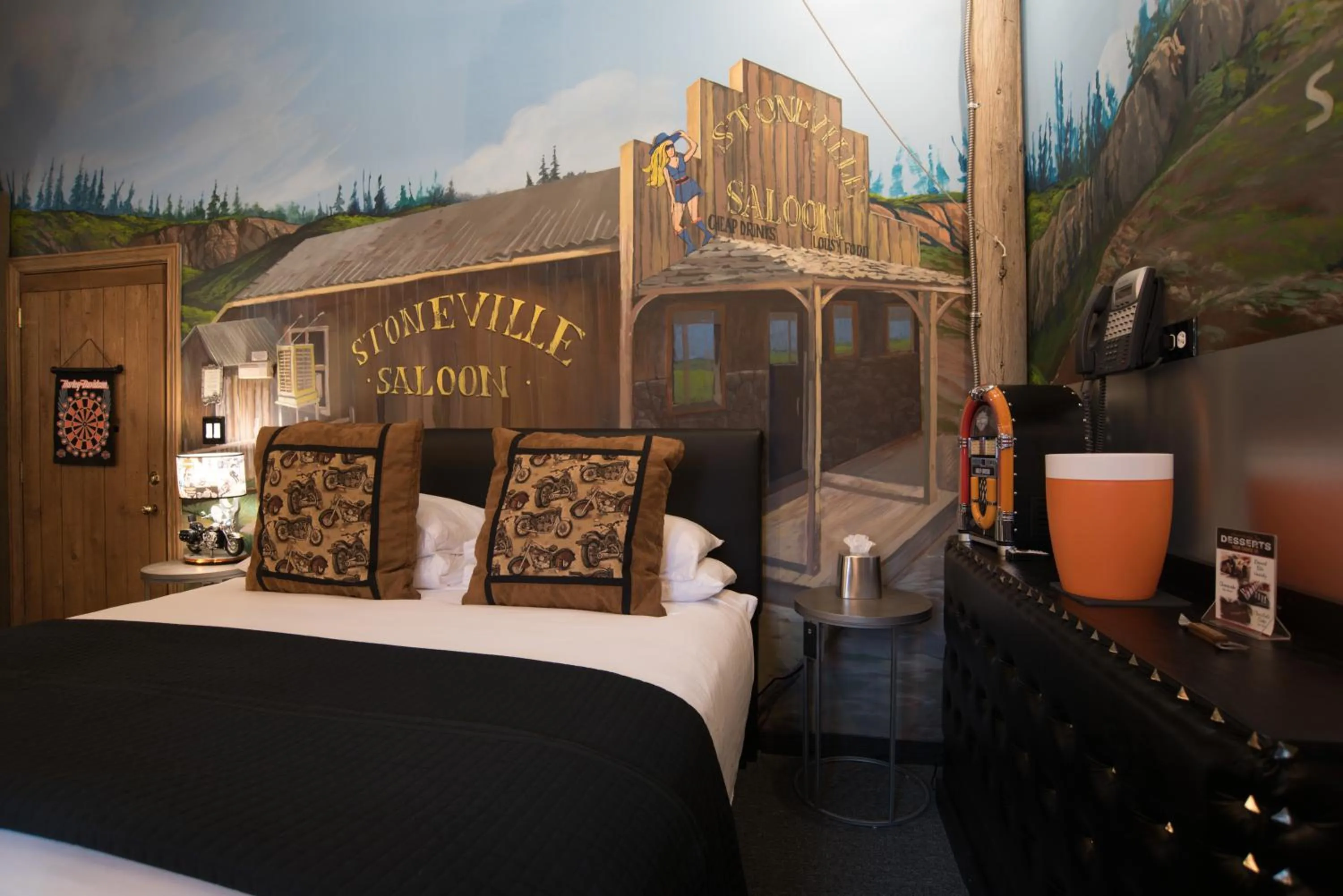 Bed in The Anniversary Inn - Fifth South