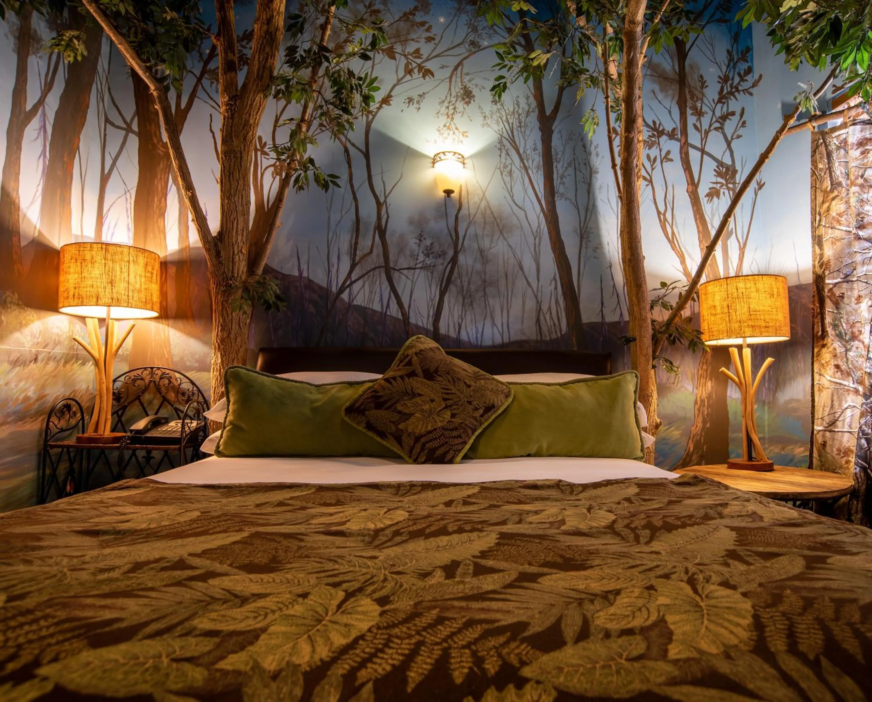 Bedroom, Bed in The Anniversary Inn - Fifth South