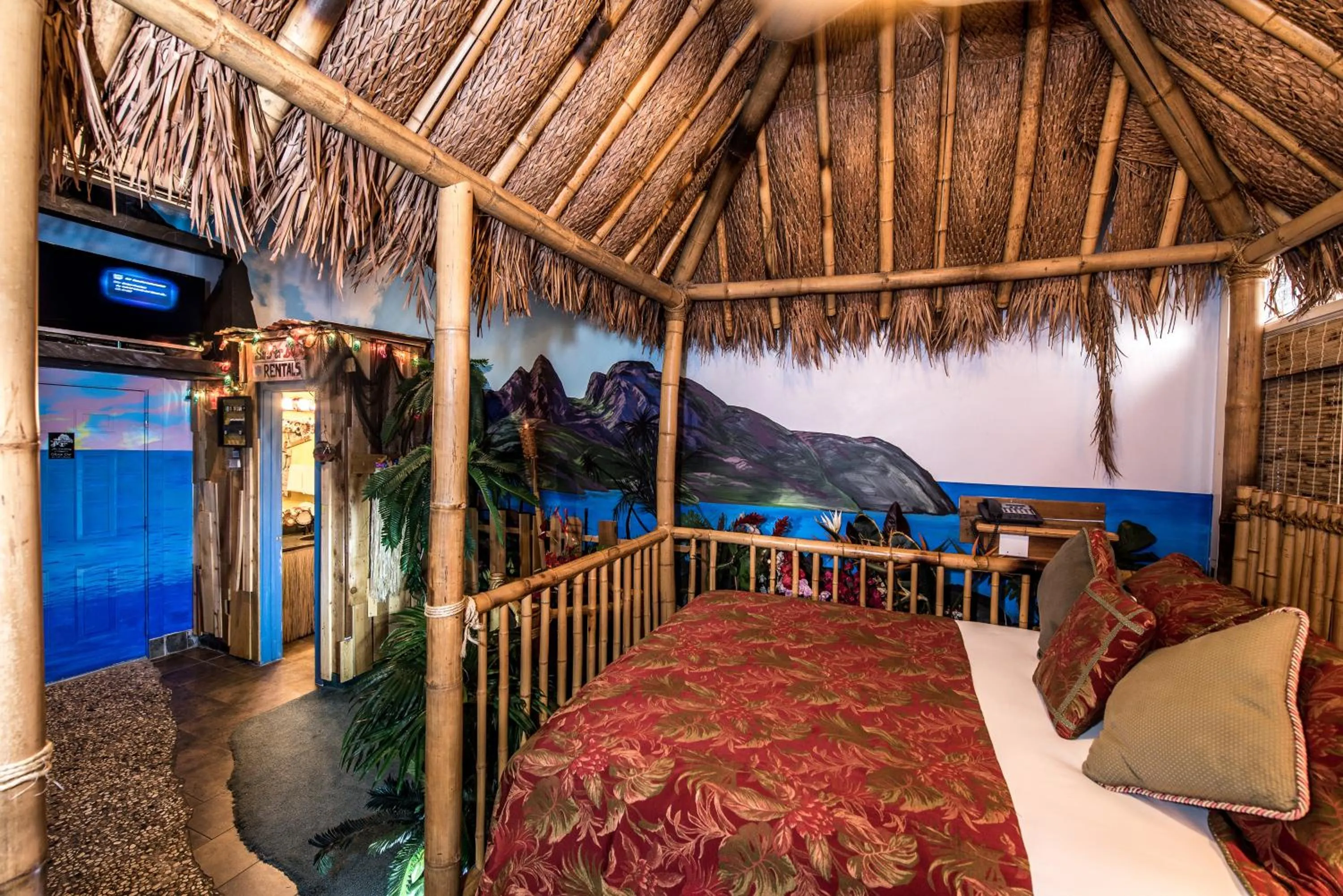 Photo of the whole room, Bed in The Anniversary Inn - Fifth South