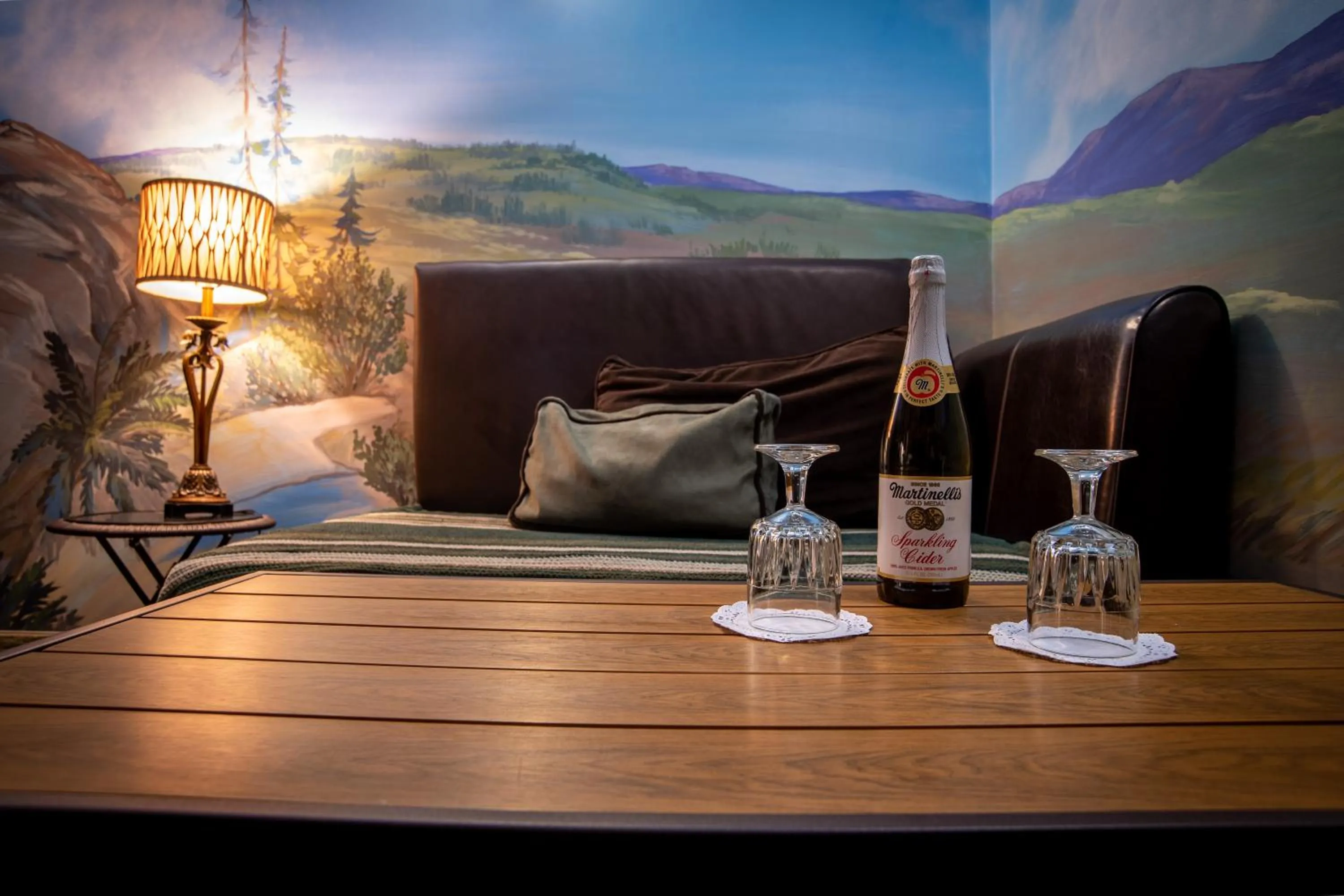 Seating area in The Anniversary Inn - Fifth South