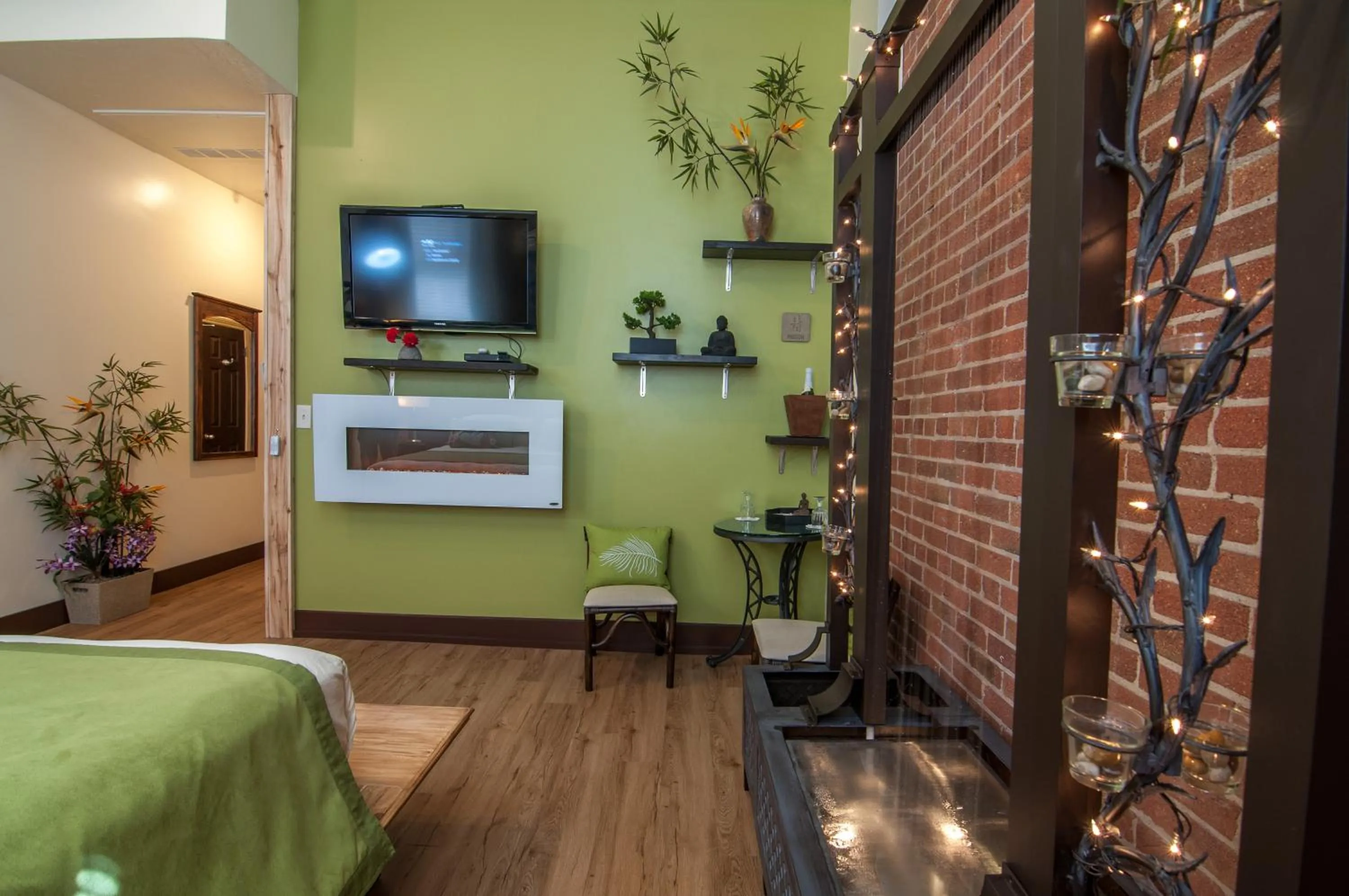 TV and multimedia, Bed in The Anniversary Inn - Fifth South