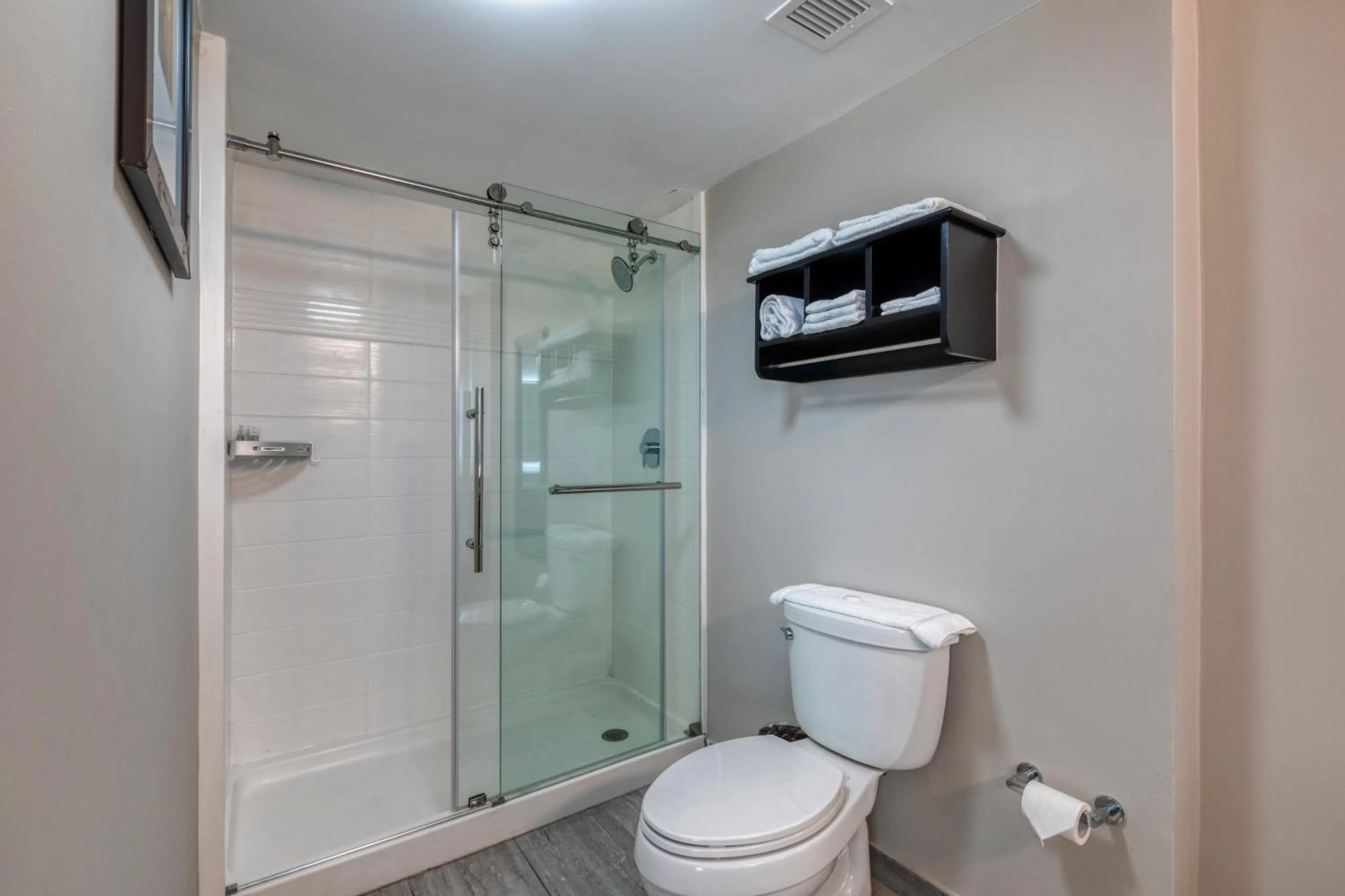 Shower in Hotel Weston