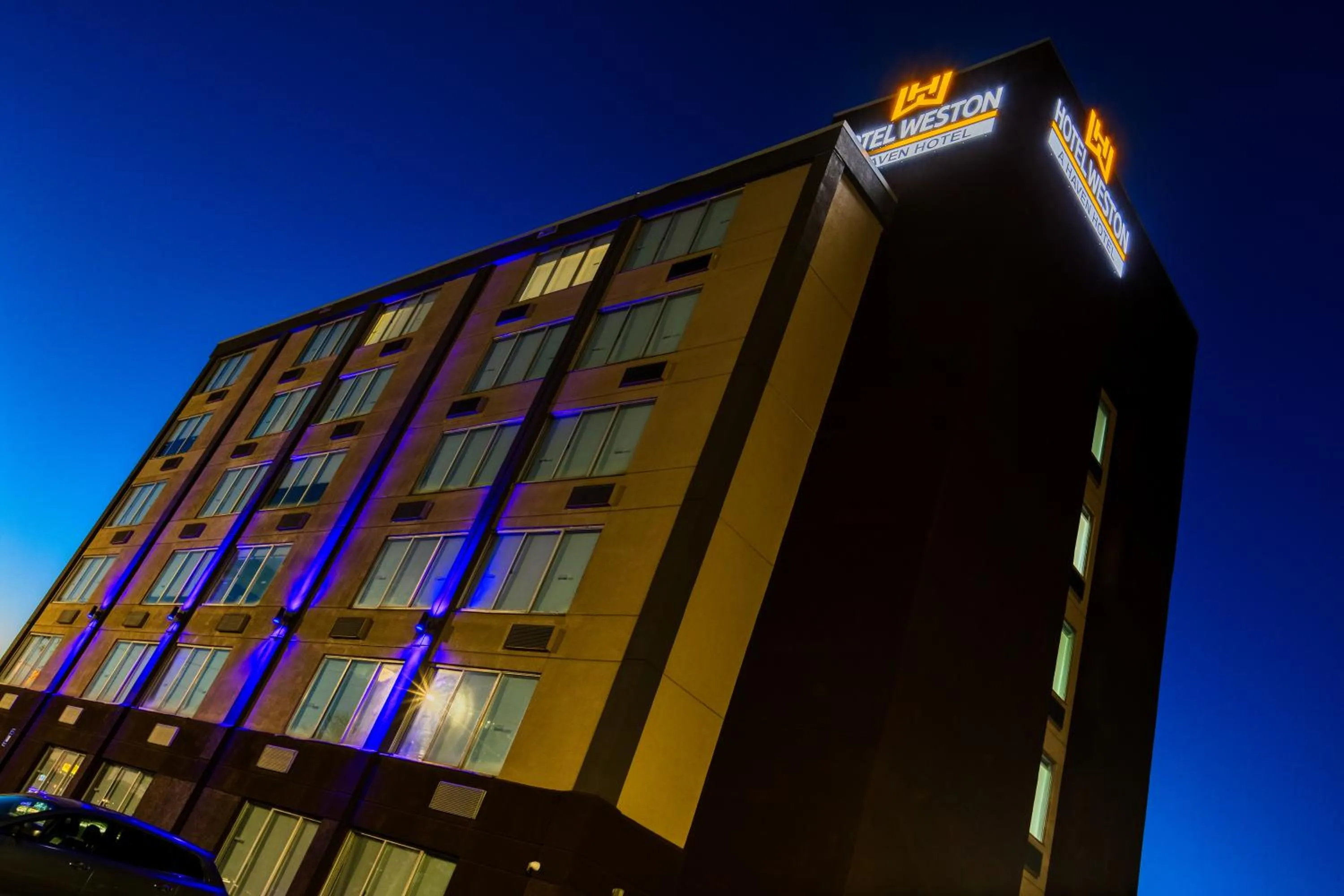 Property building in Hotel Weston