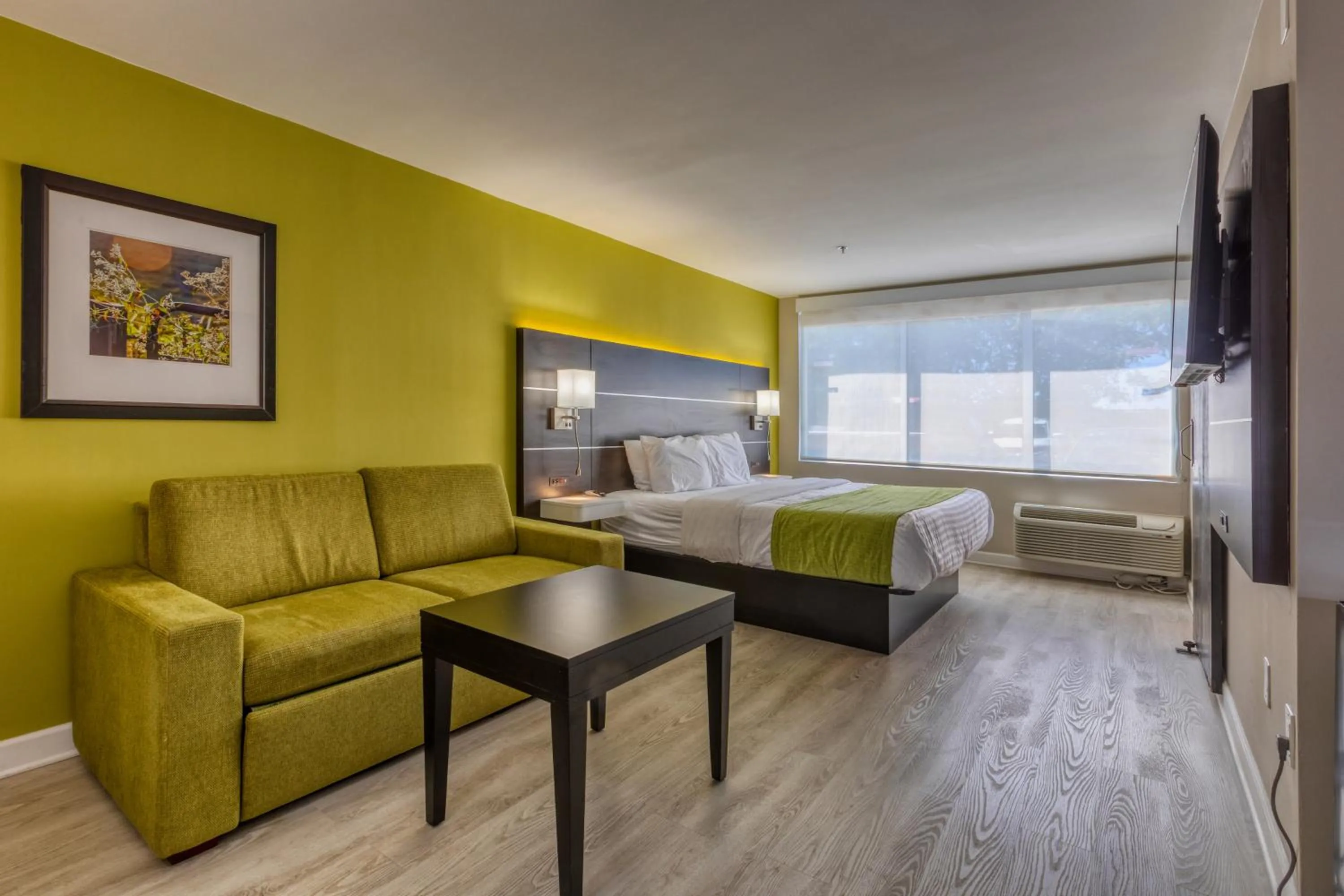 TV and multimedia, Bed in Hotel Weston