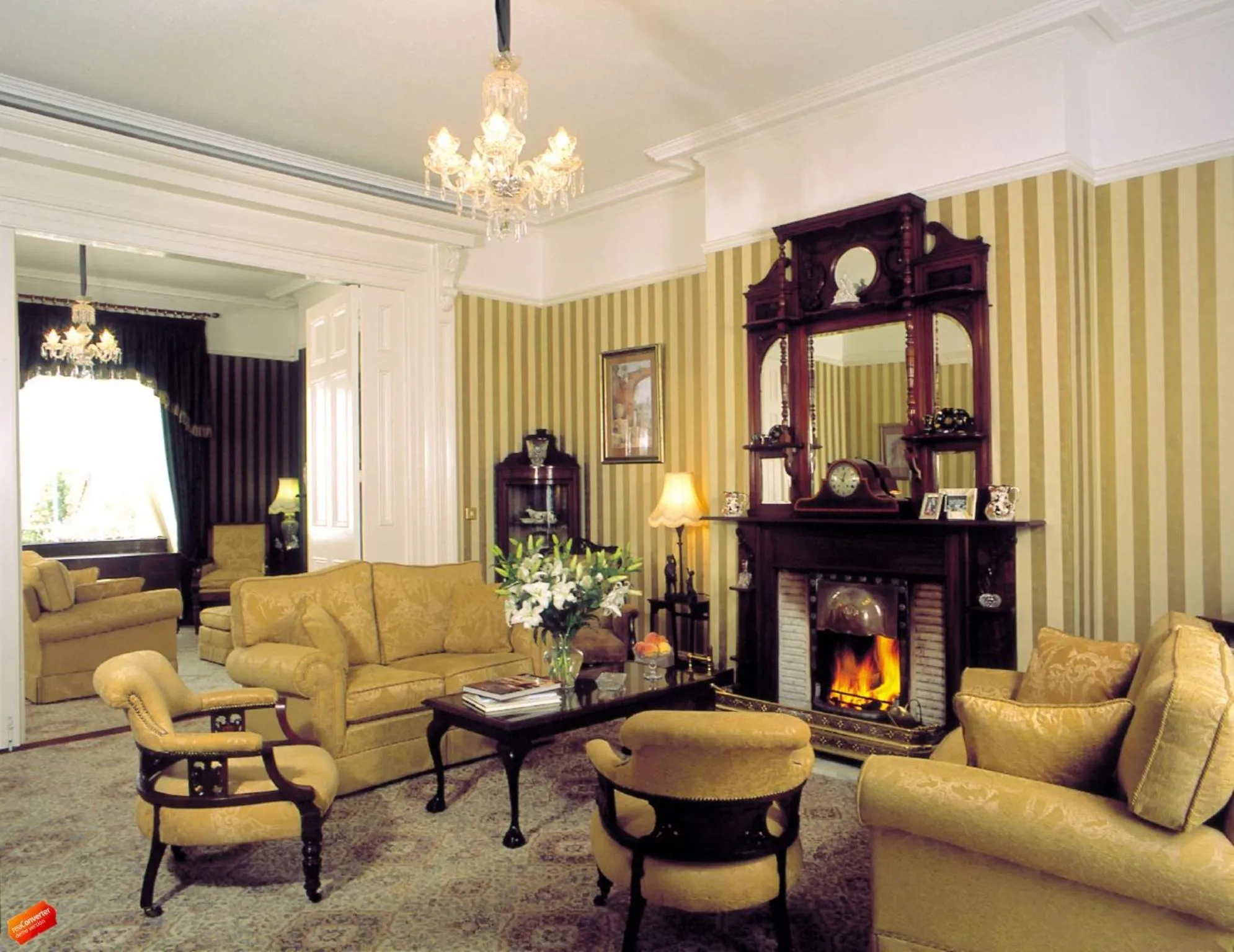 Communal lounge/ TV room in Ivyleigh House