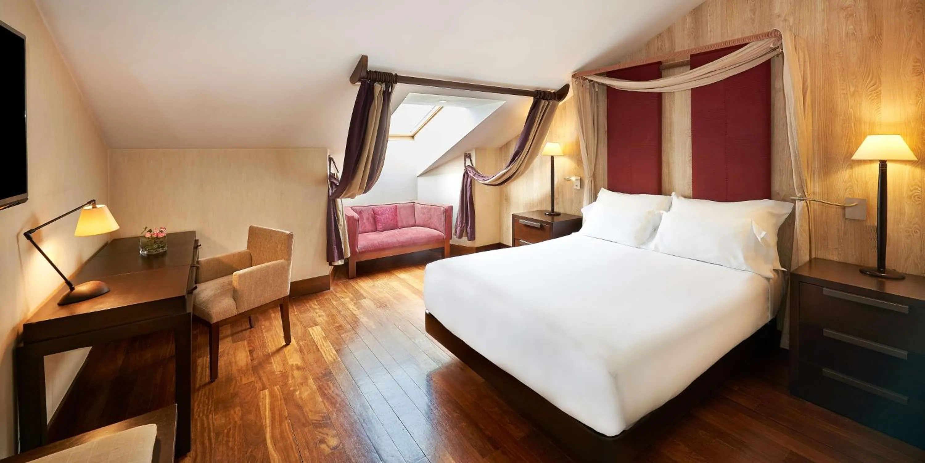 Bedroom, Bed in NH Collection Palacio de Burgos