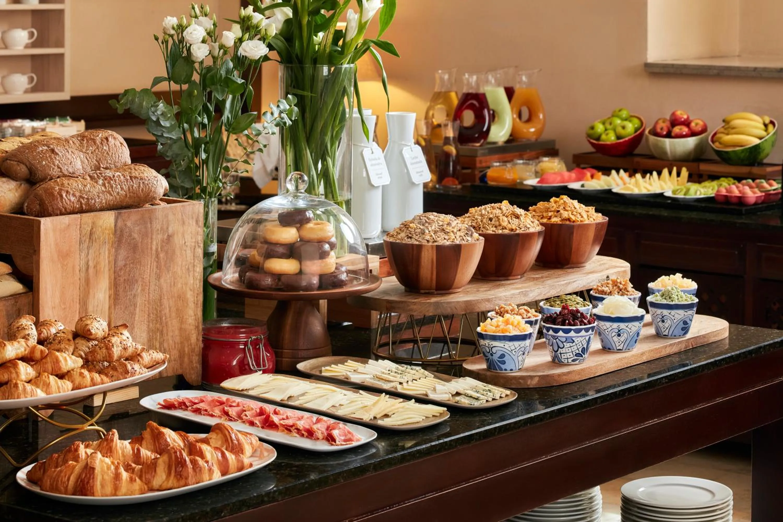 Breakfast in NH Collection Palacio de Burgos