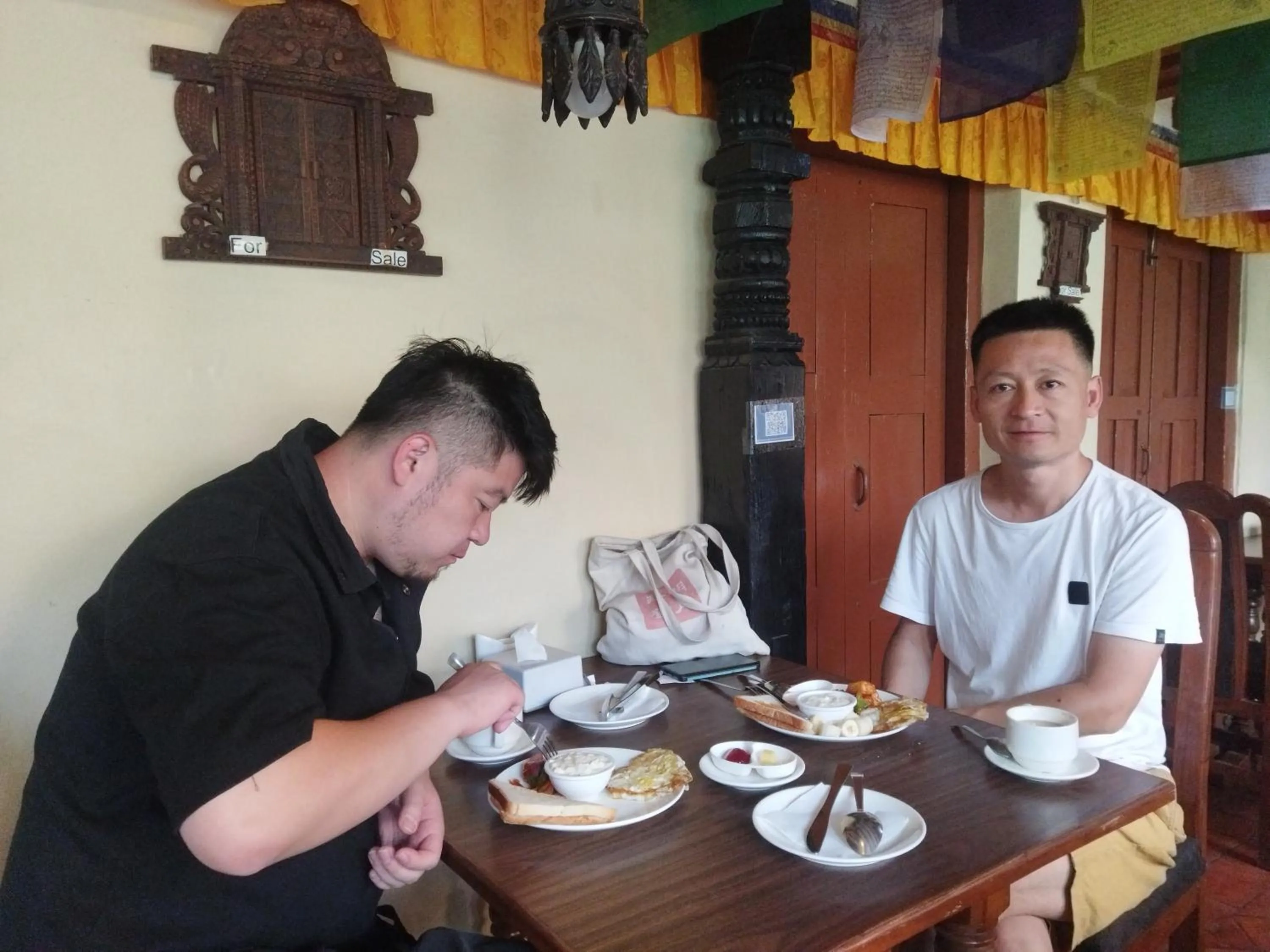 Restaurant/places to eat in HOTEL RUPAKOT AND ROOFTOP RESTAURANT