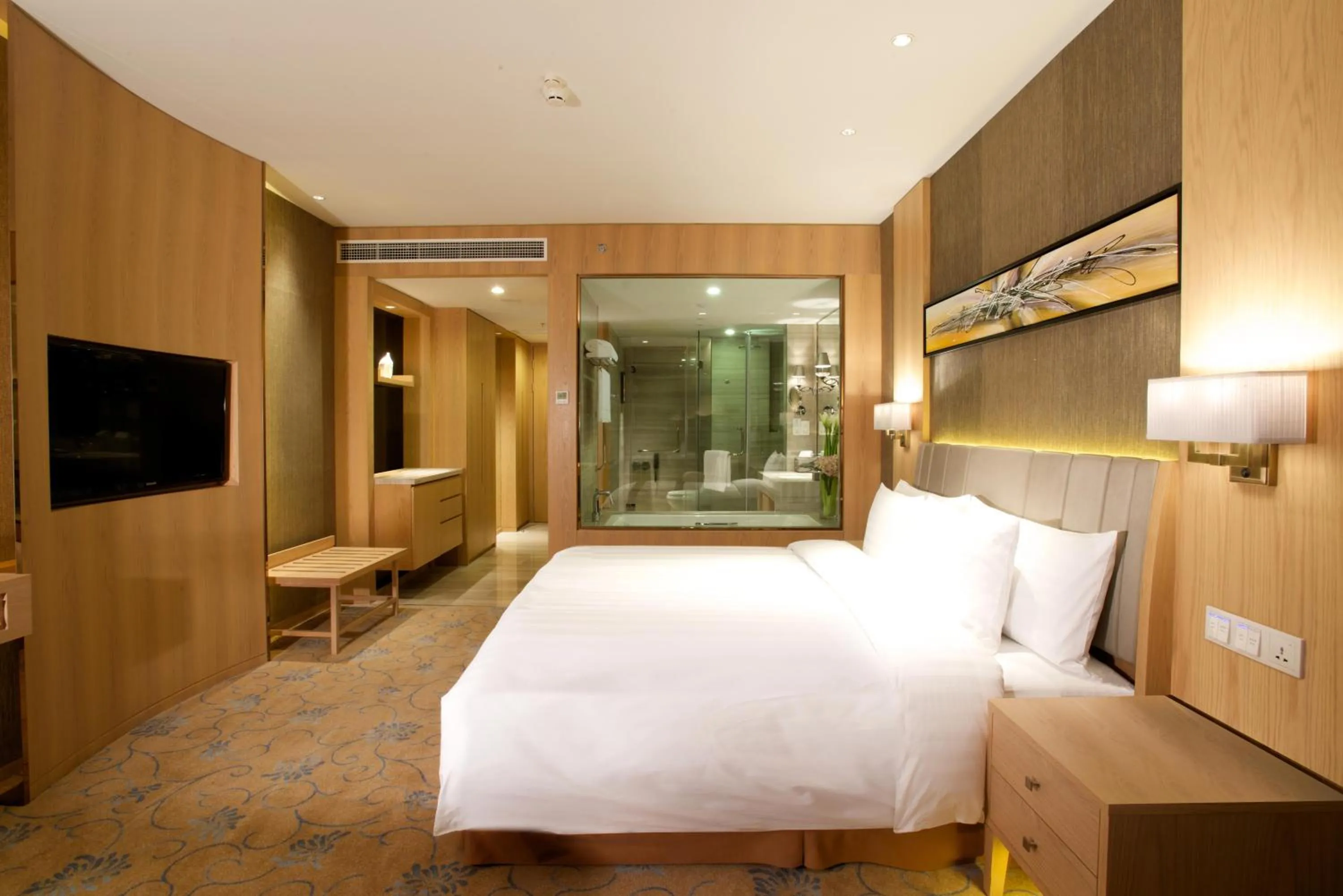 Photo of the whole room, Bed in Crowne Plaza Shanghai Noah Square by IHG