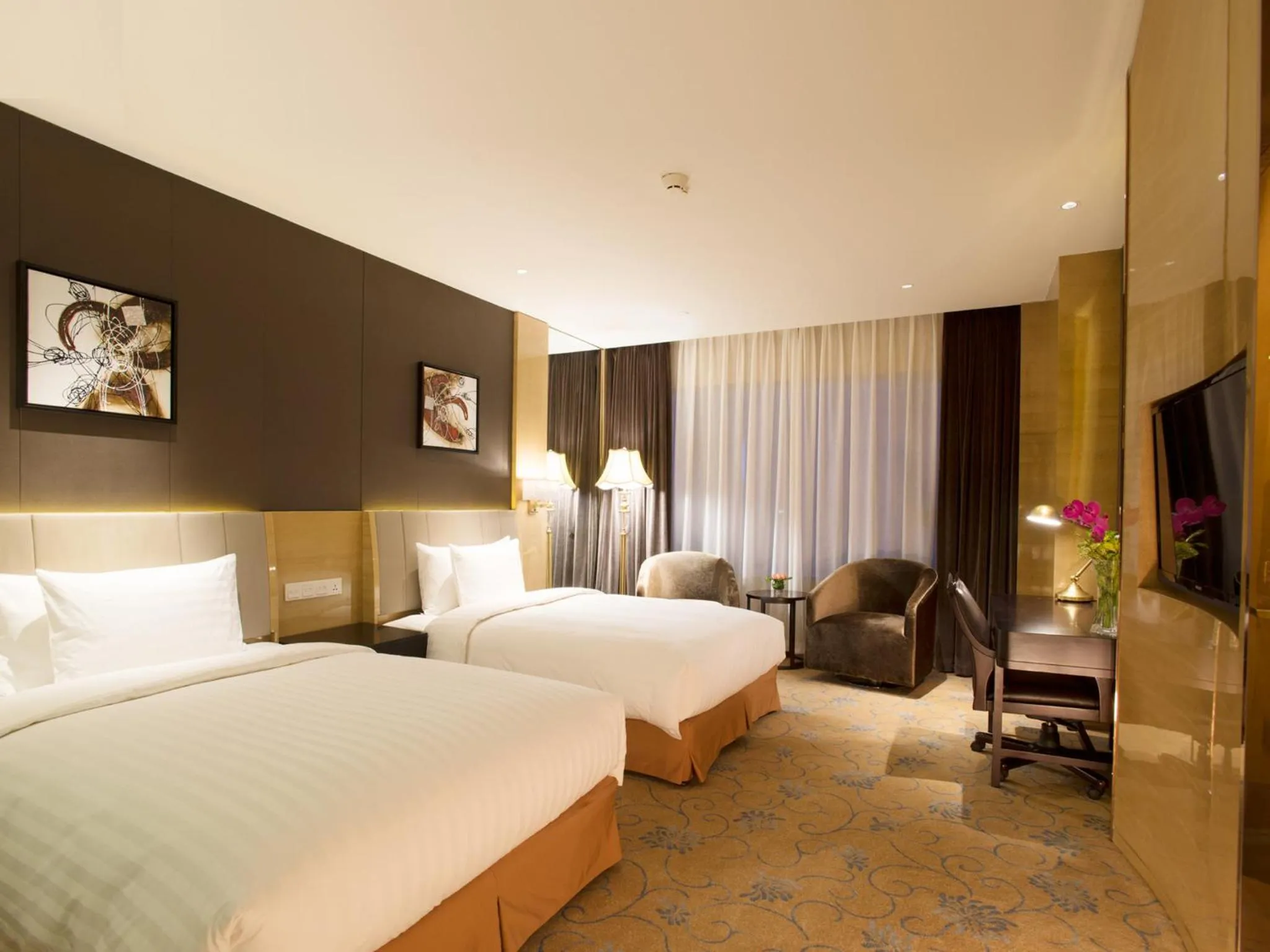 Photo of the whole room, Bed in Crowne Plaza Shanghai Noah Square by IHG