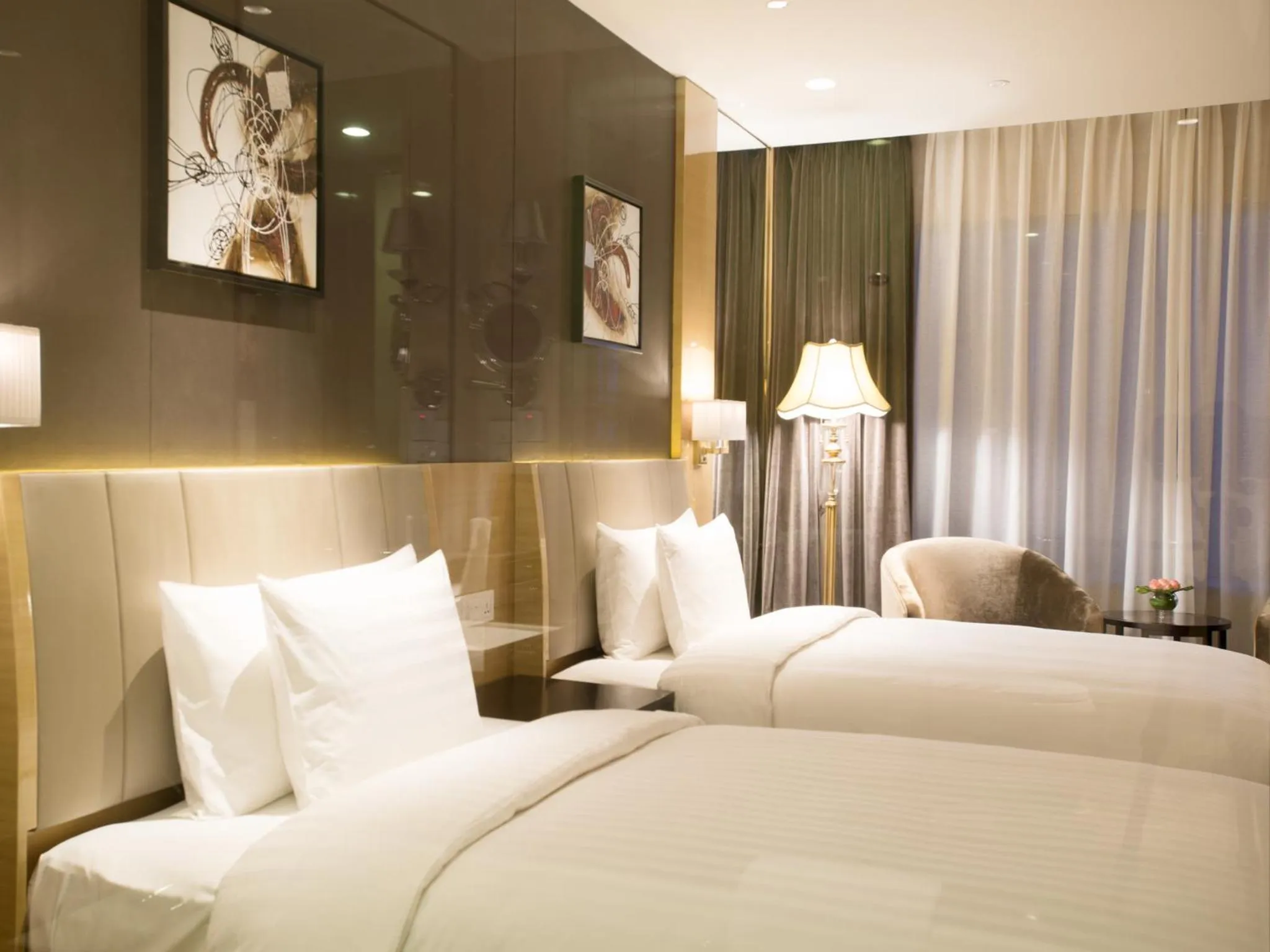 Bedroom, Bed in Crowne Plaza Shanghai Noah Square by IHG